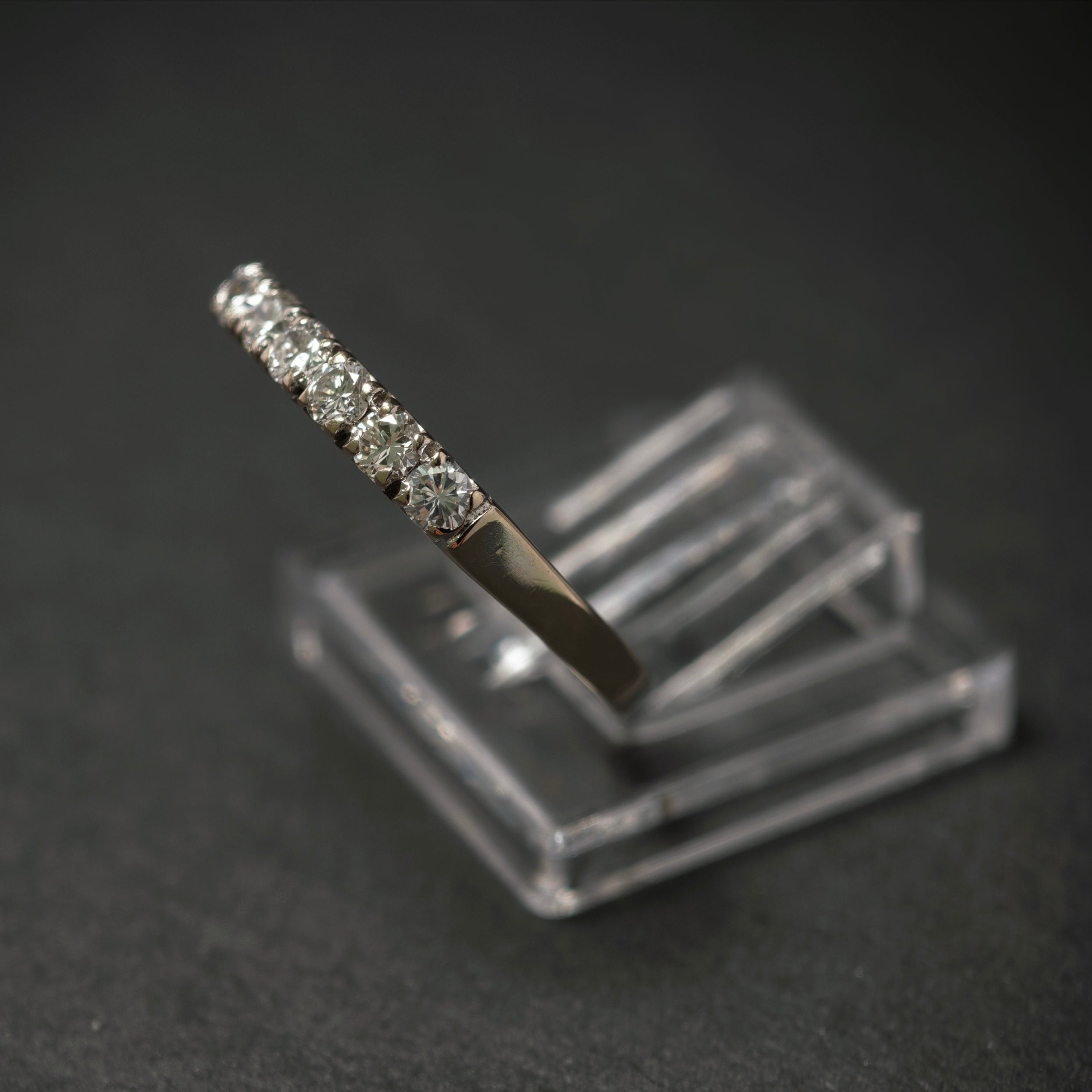 Ring 750/- Weißgold mit 7 Brillanten