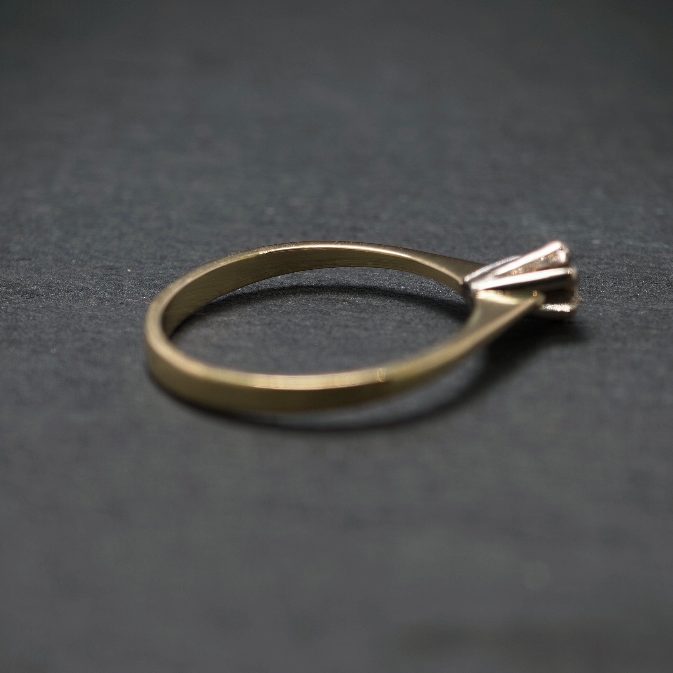 Ring 585/- Gelb- und Weißgold mit 1 Brillant