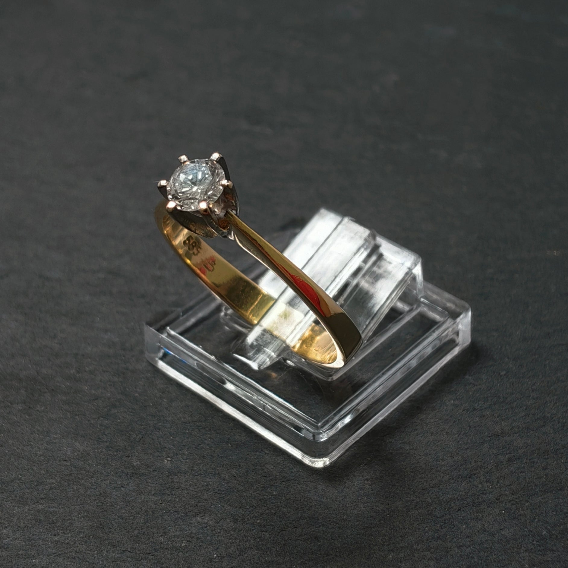 Ring 585/- Gelb- und Weißgold mit 1 Brillant