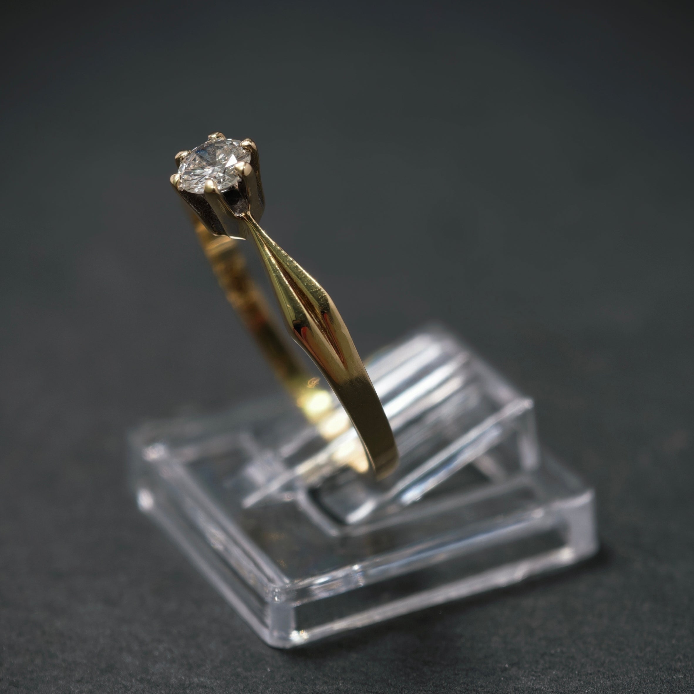 Ring 585/- Gelb- und Weißgold mit 1 Brillant