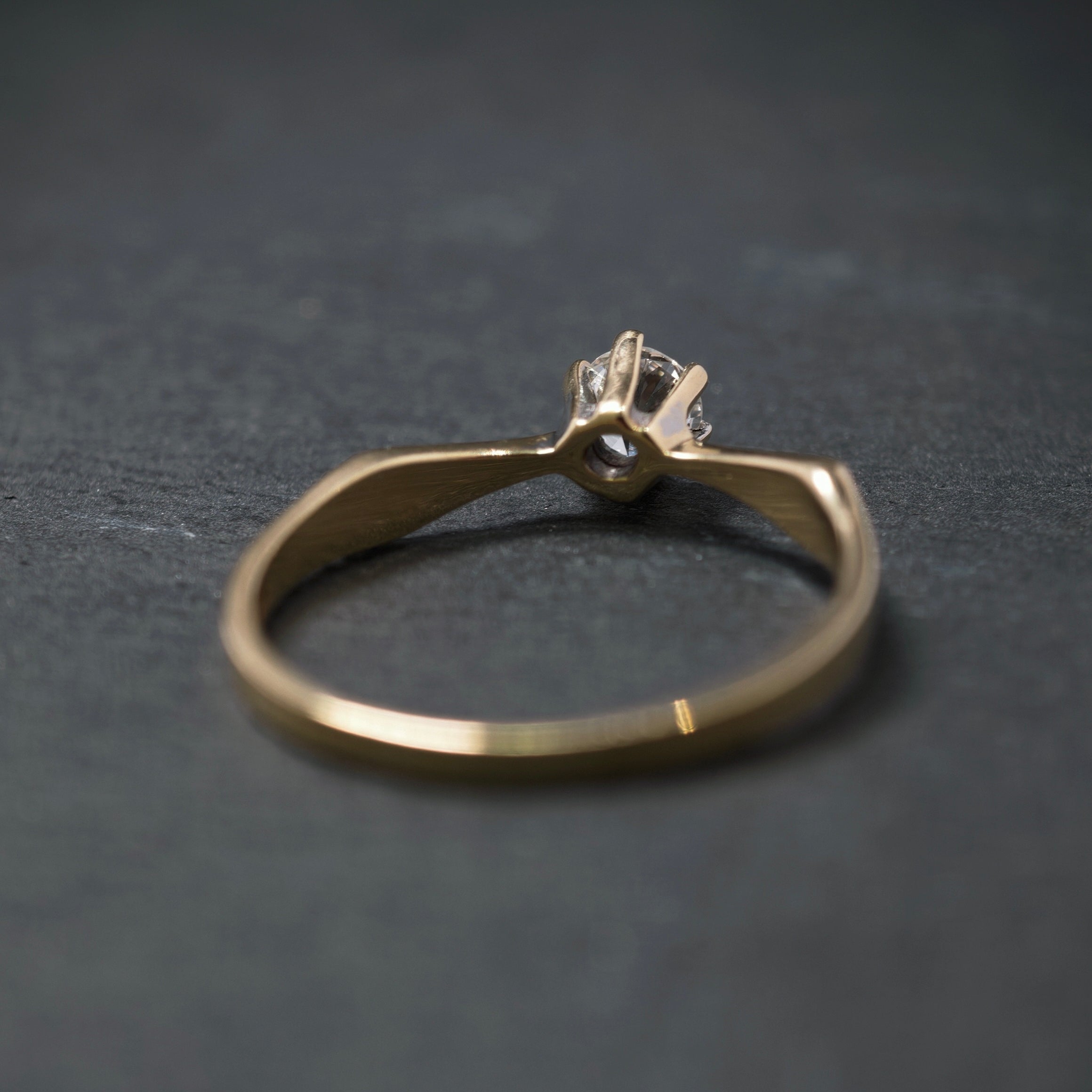 Ring 585/- Gelb- und Weißgold mit 1 Brillant