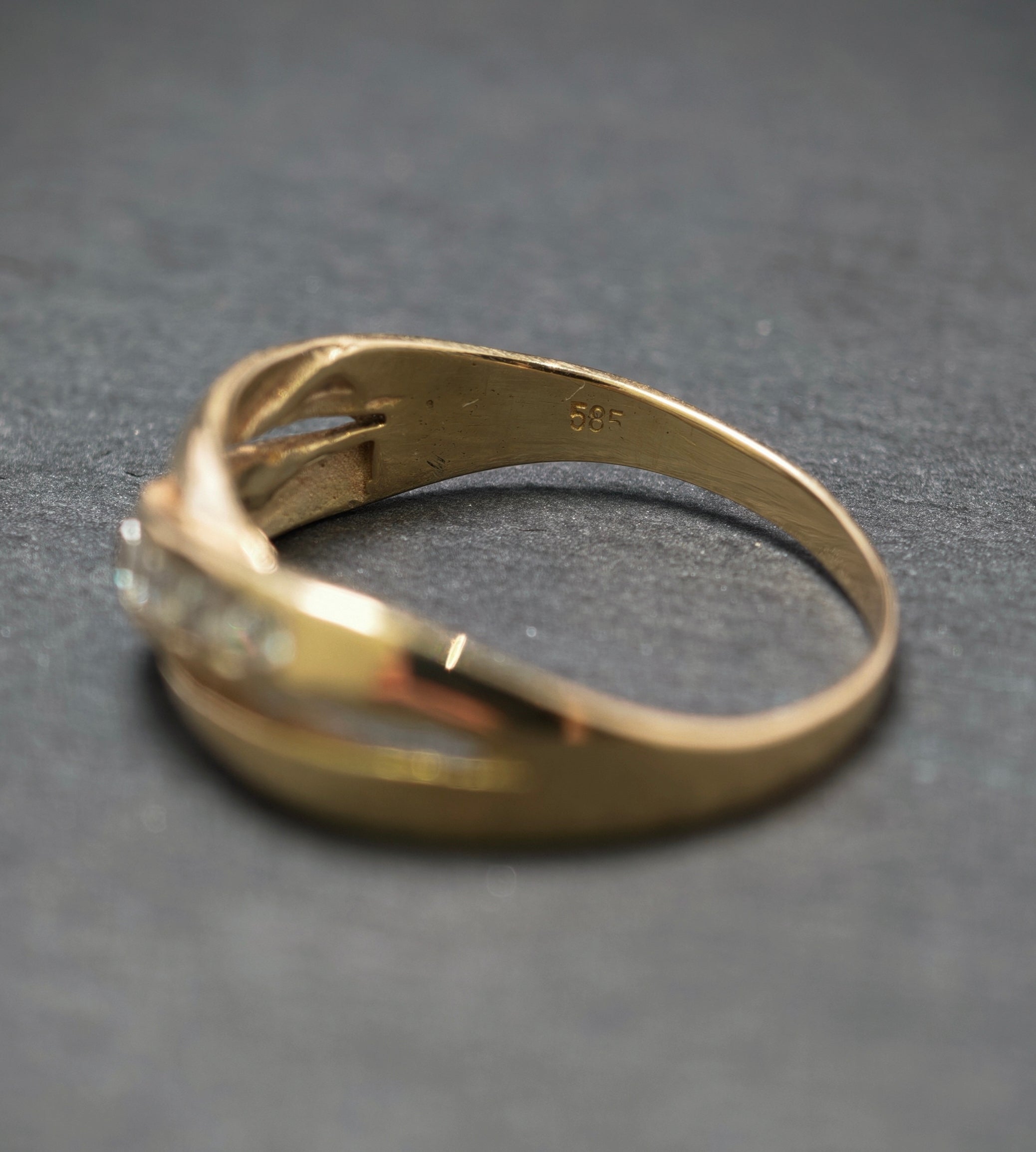 Ring 585/- Gelbgold mit 8 Brillanten