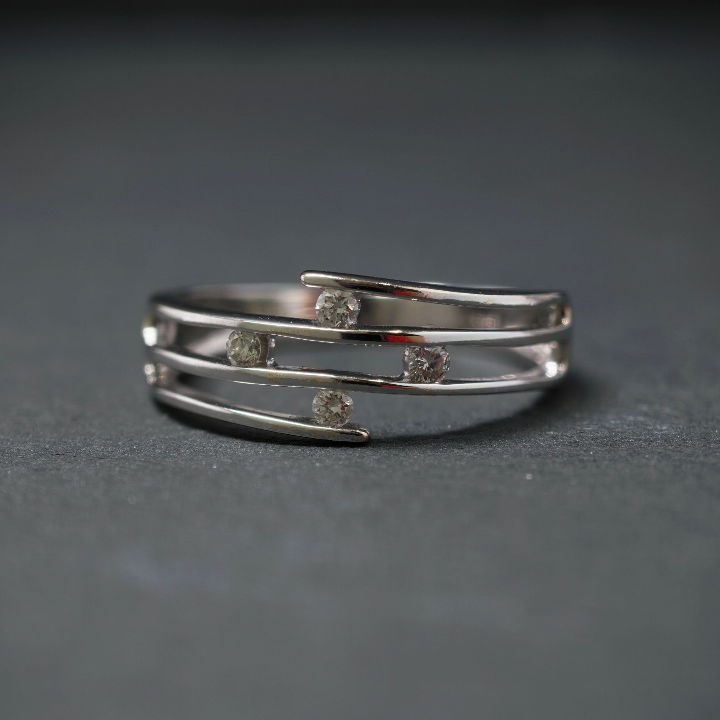 Ring 585/- Weißgold mit 4 Brillanten