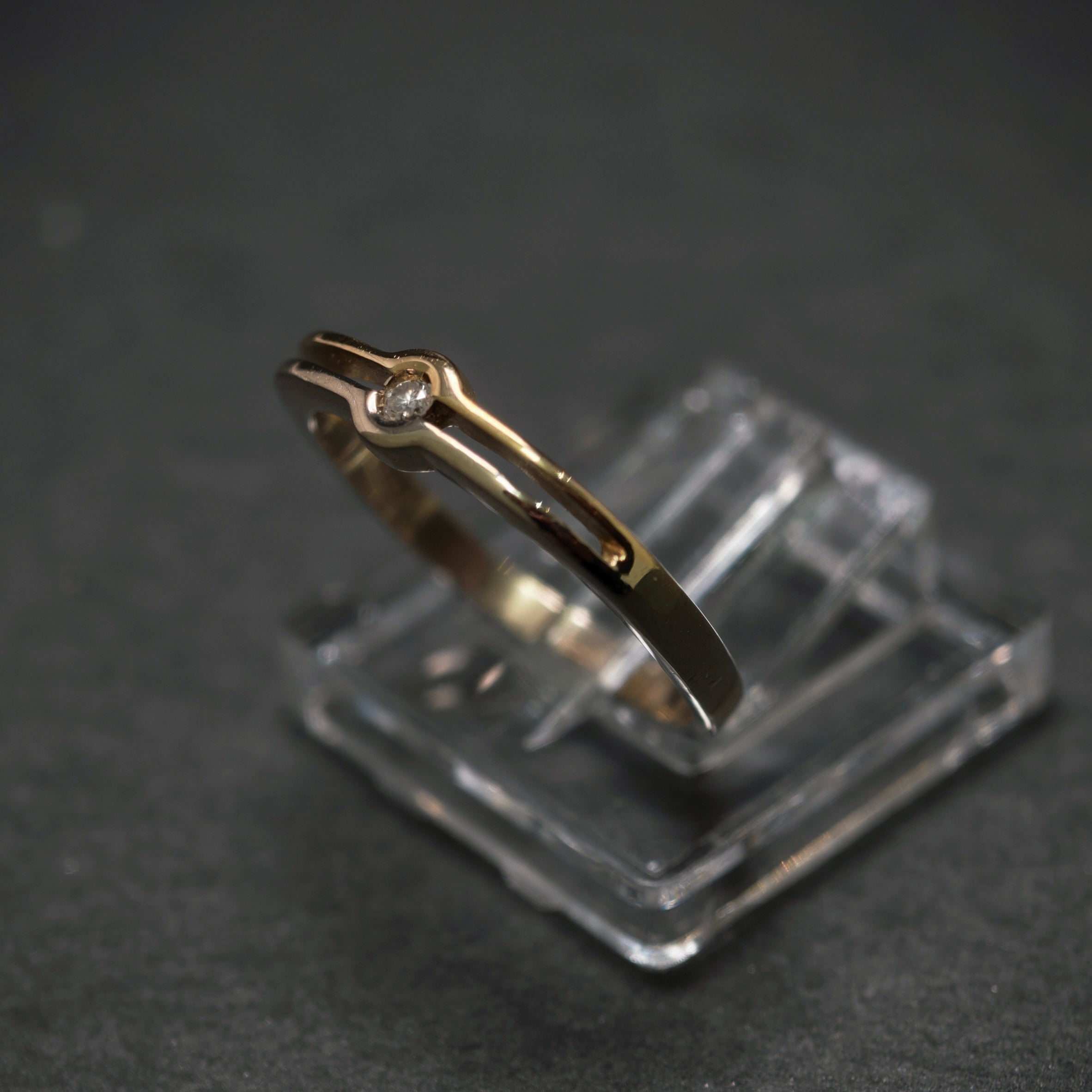 Ring 585/- Gelb- und Weißgold mit 1 Brillant
