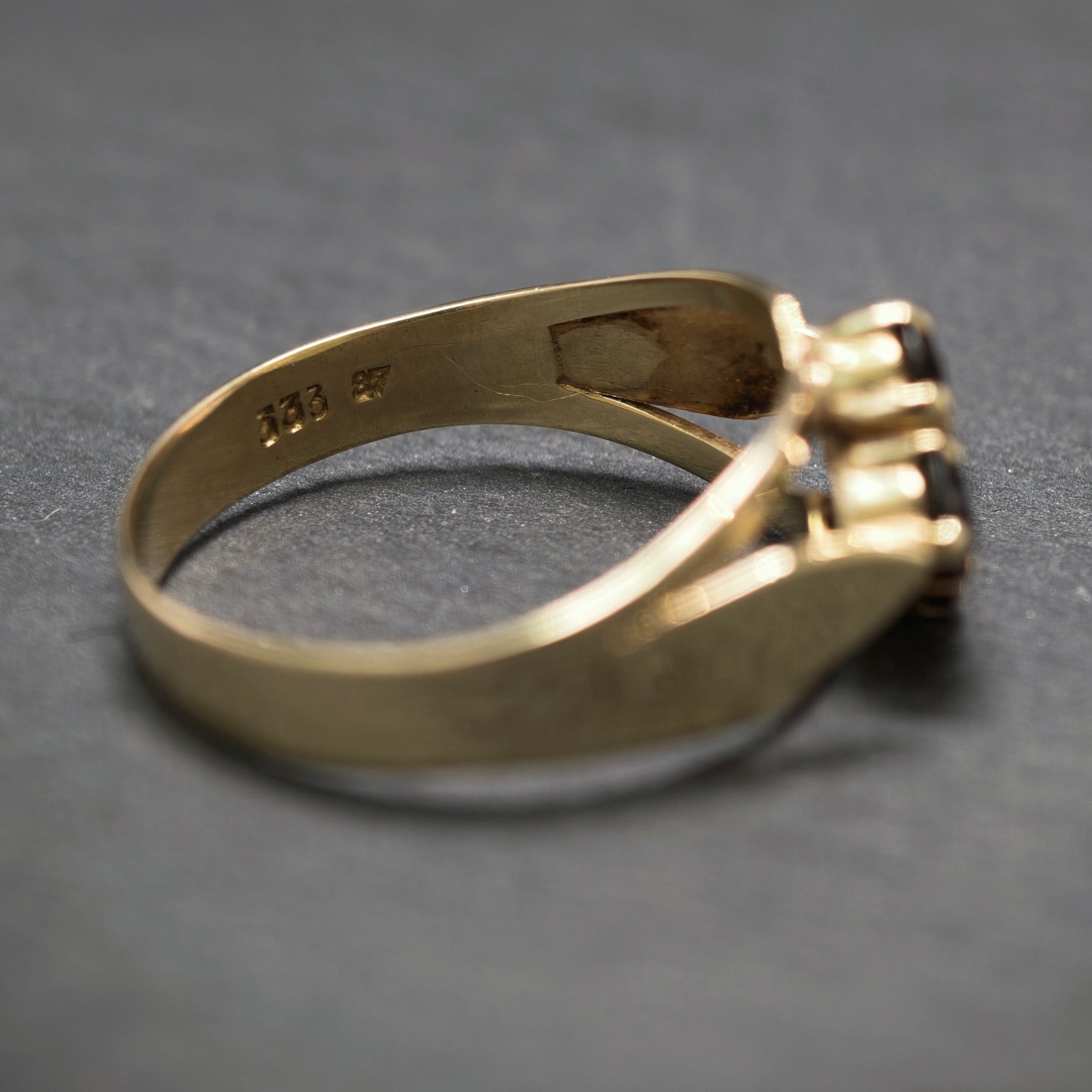 Granatring 333/- Gelbgold mit 4 Granaten