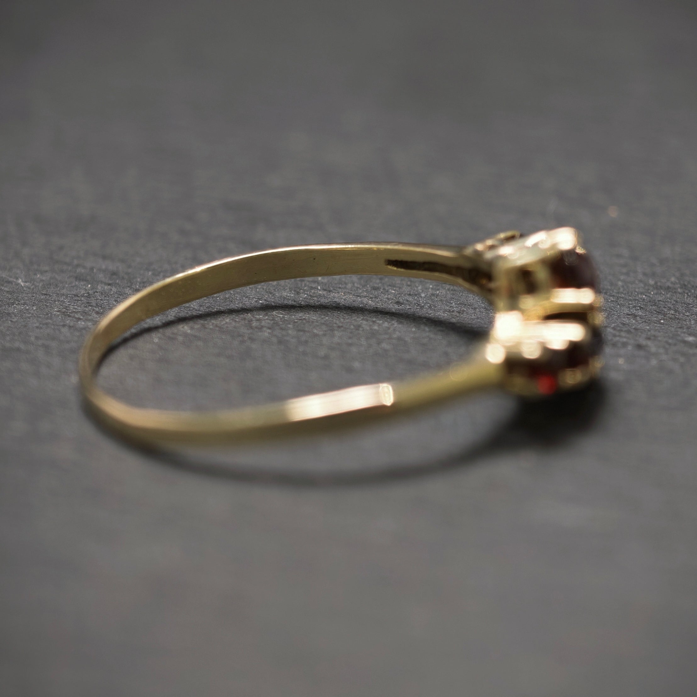 Granatring 333/- Gelbgold mit 6 Granaten