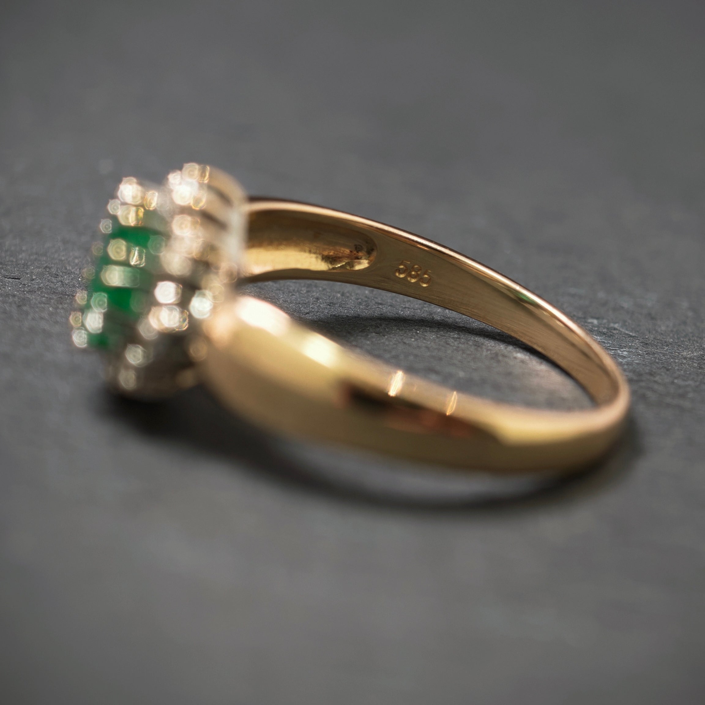 Smaragdring 585/- Gelb- und Weißgold mit 1 Smaragd und 8 Diamanten