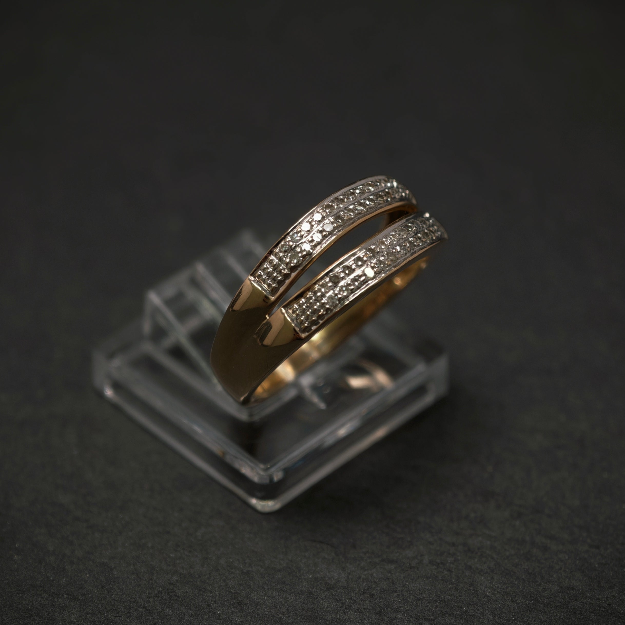 Ring 585/- Gelb- und Weißgold mit 44 Diamanten