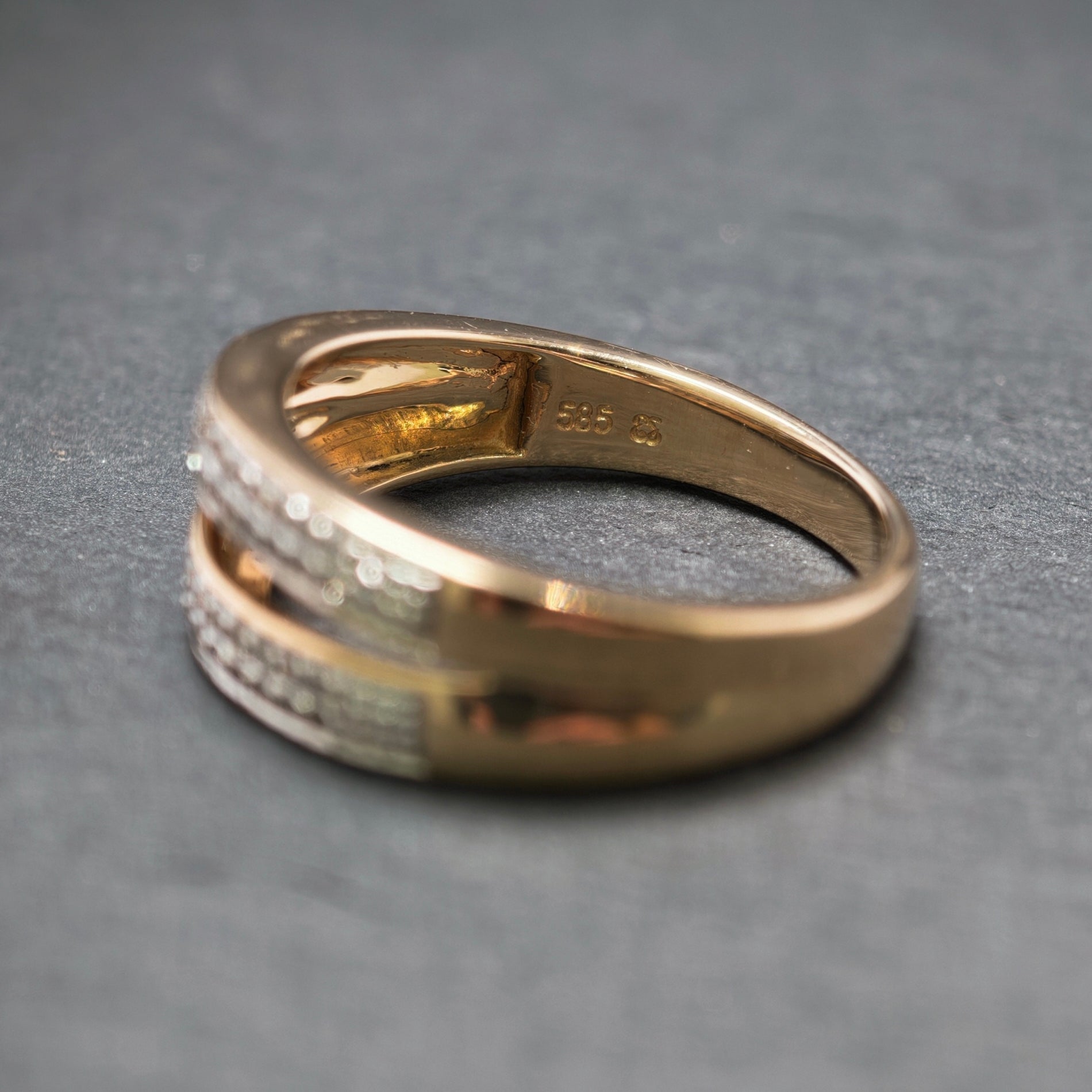Ring 585/- Gelb- und Weißgold mit 44 Diamanten
