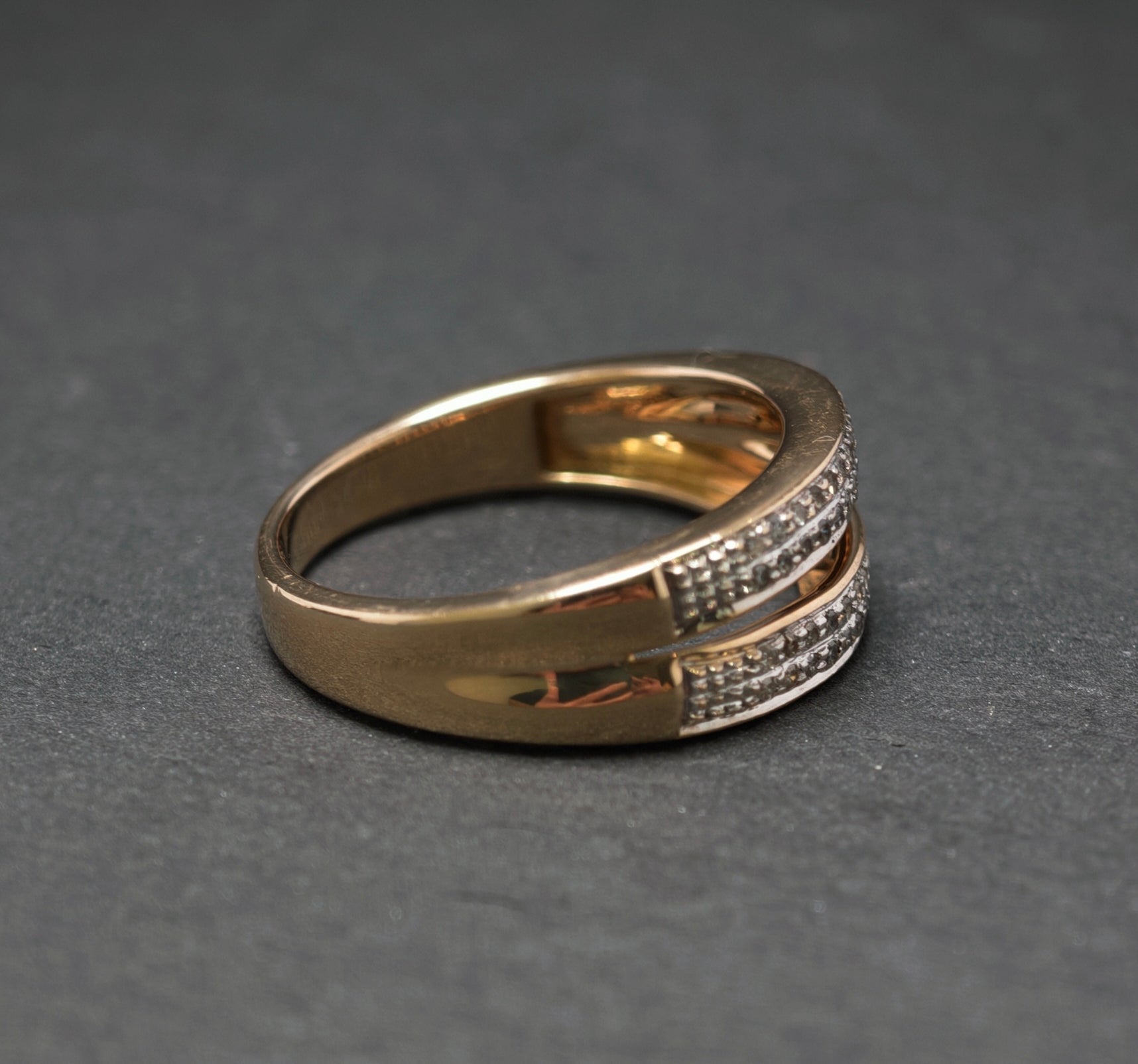 Ring 585/- Gelb- und Weißgold mit 44 Diamanten