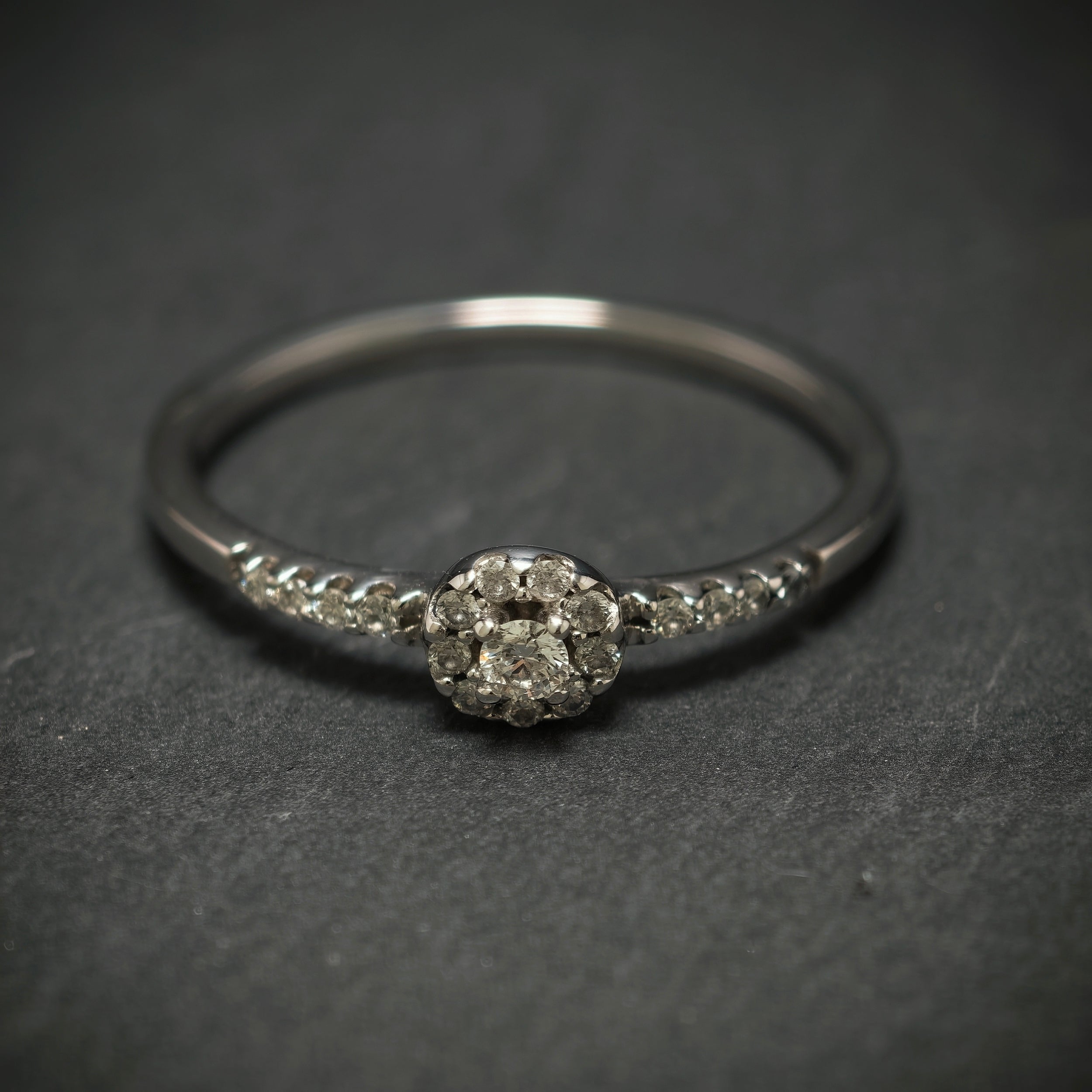Ring 585/- Weißgold mit 18 Brillanten