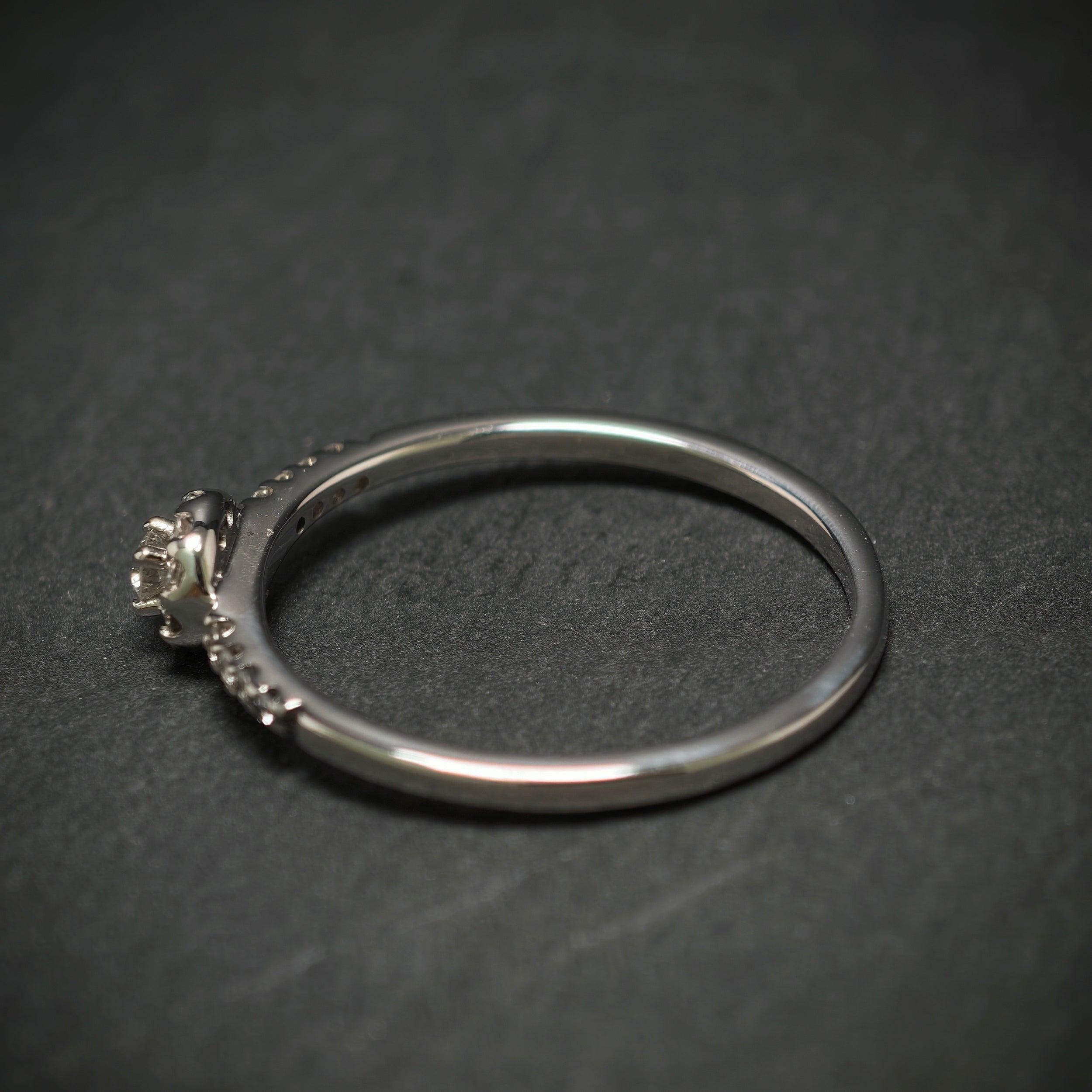 Ring 585/- Weißgold mit 18 Brillanten