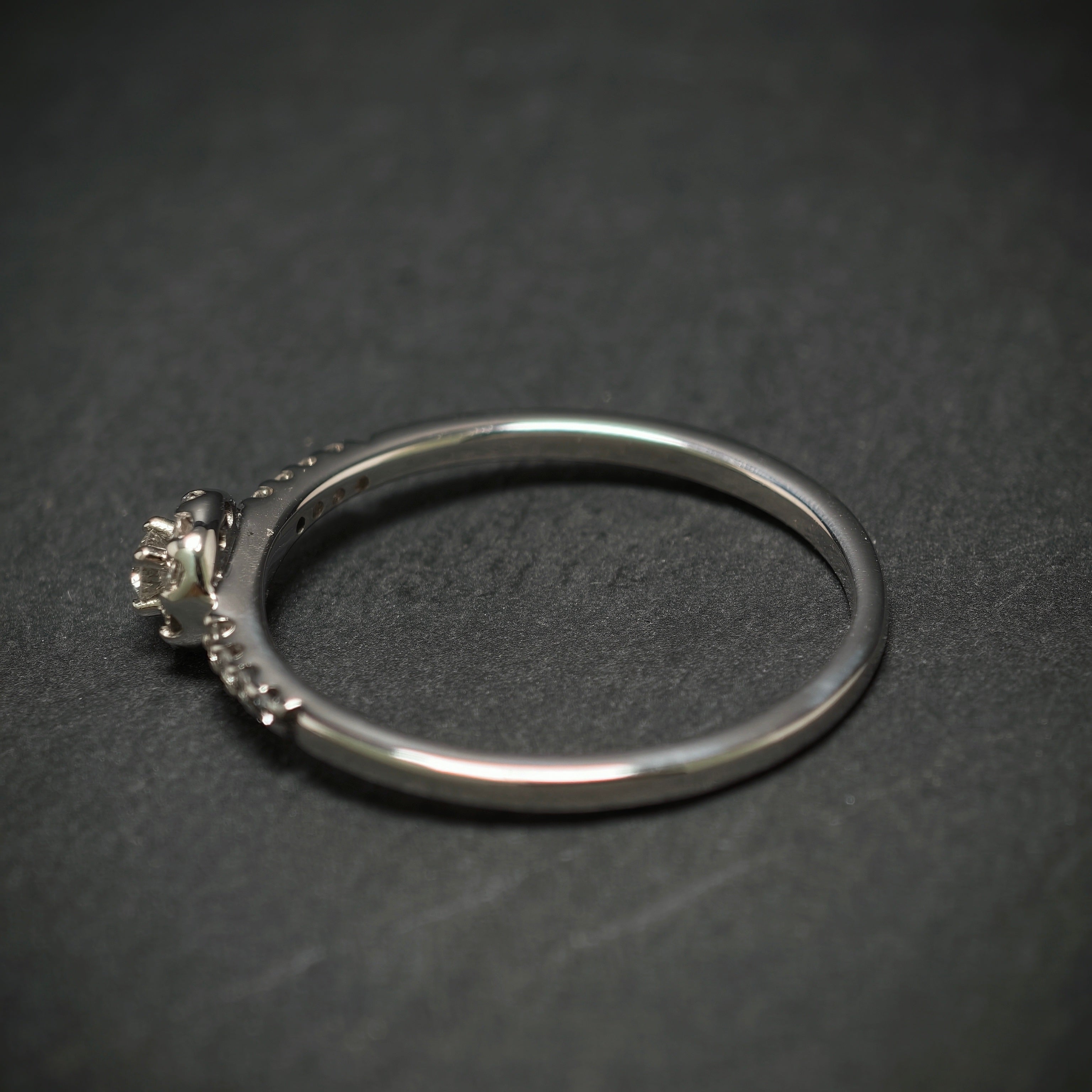 Ring 585/- Weißgold mit 18 Brillanten