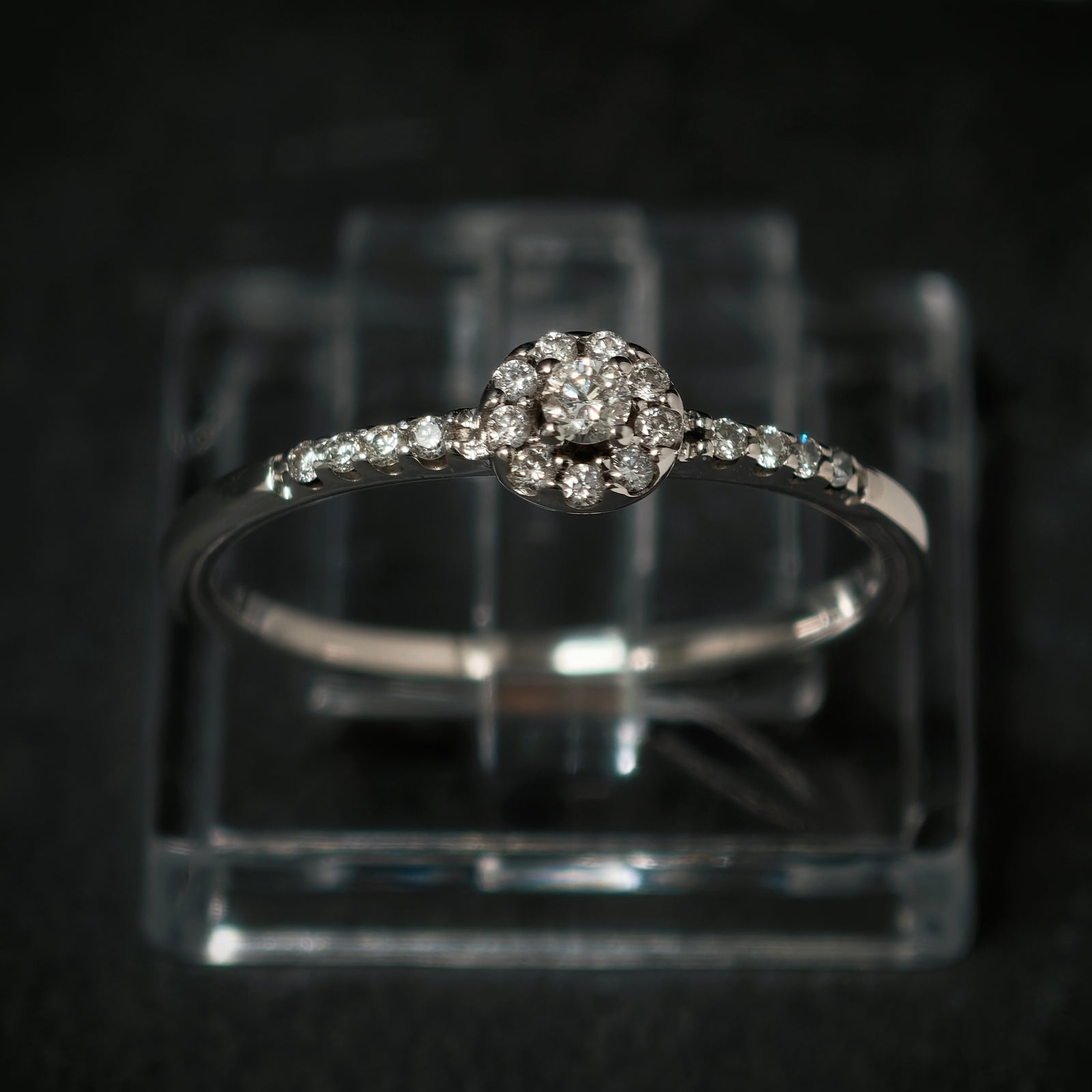 Ring 585/- Weißgold mit 18 Brillanten