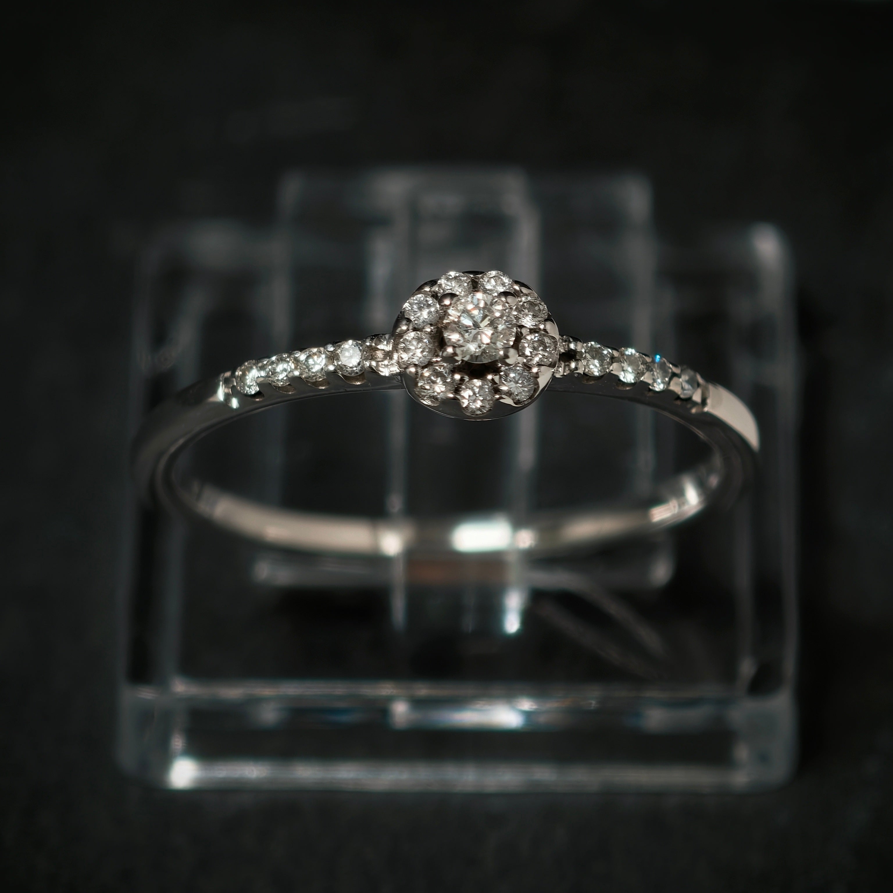 Ring 585/- Weißgold mit 18 Brillanten