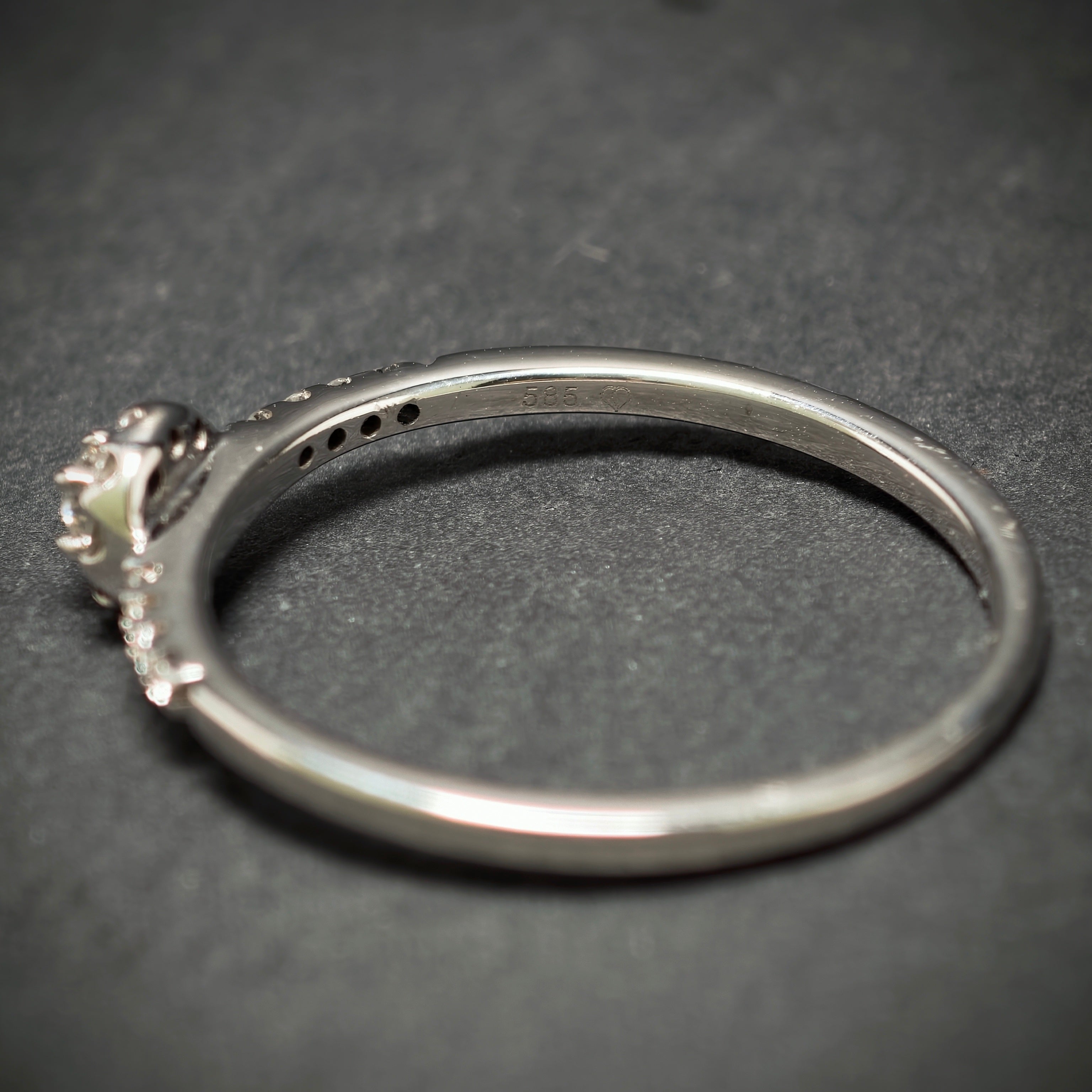 Ring 585/- Weißgold mit 18 Brillanten