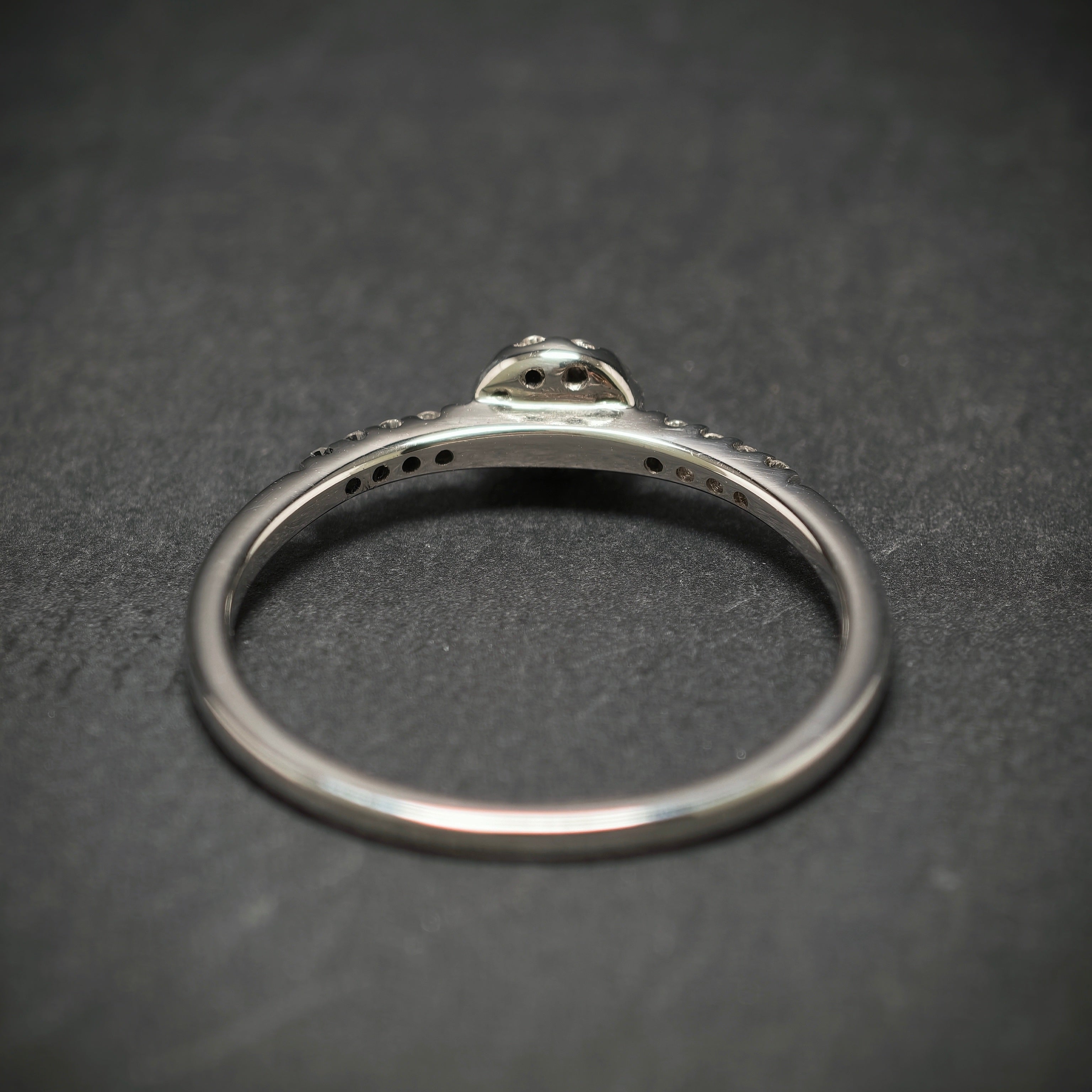 Ring 585/- Weißgold mit 18 Brillanten