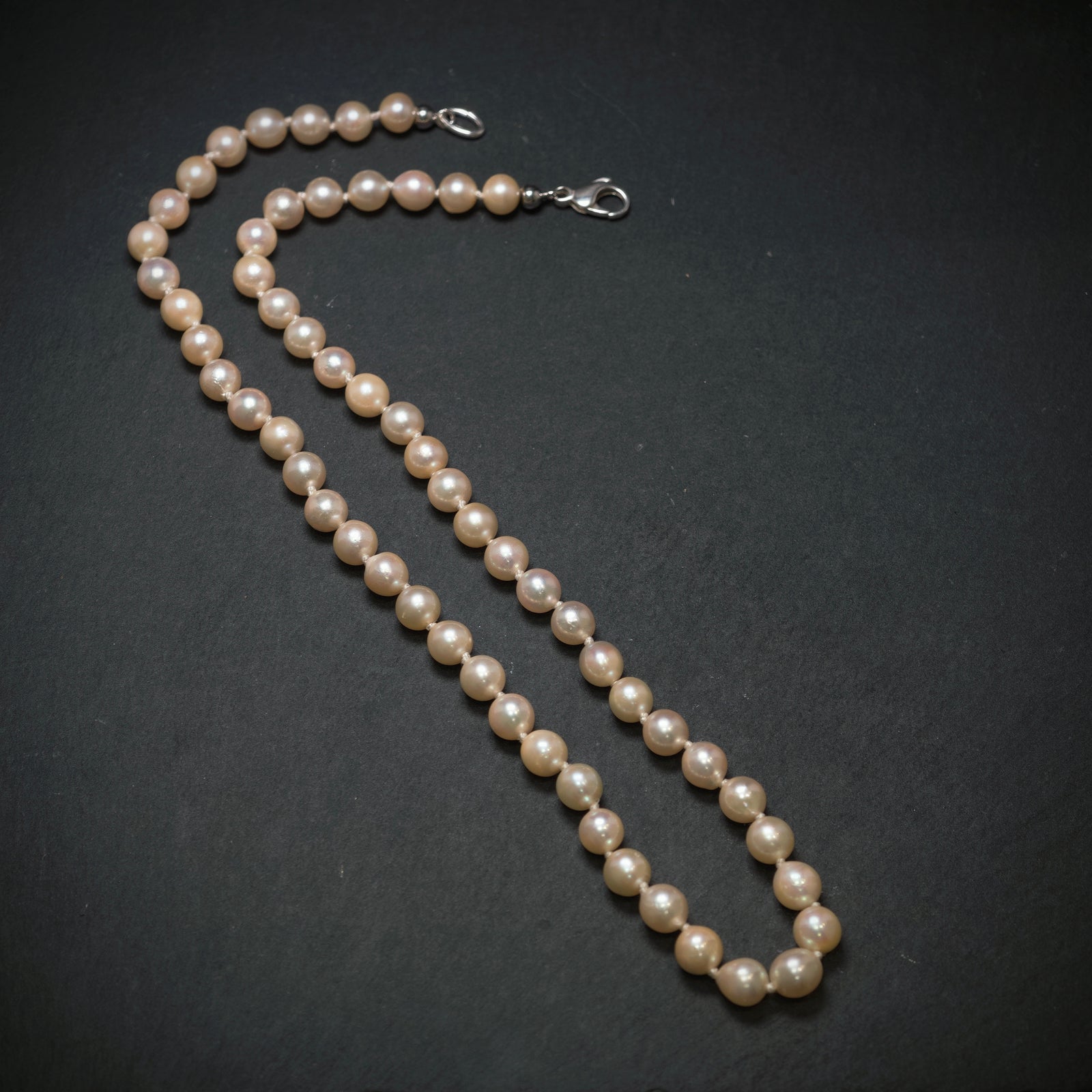 Perlkette mit 57 Süßwasserperlen