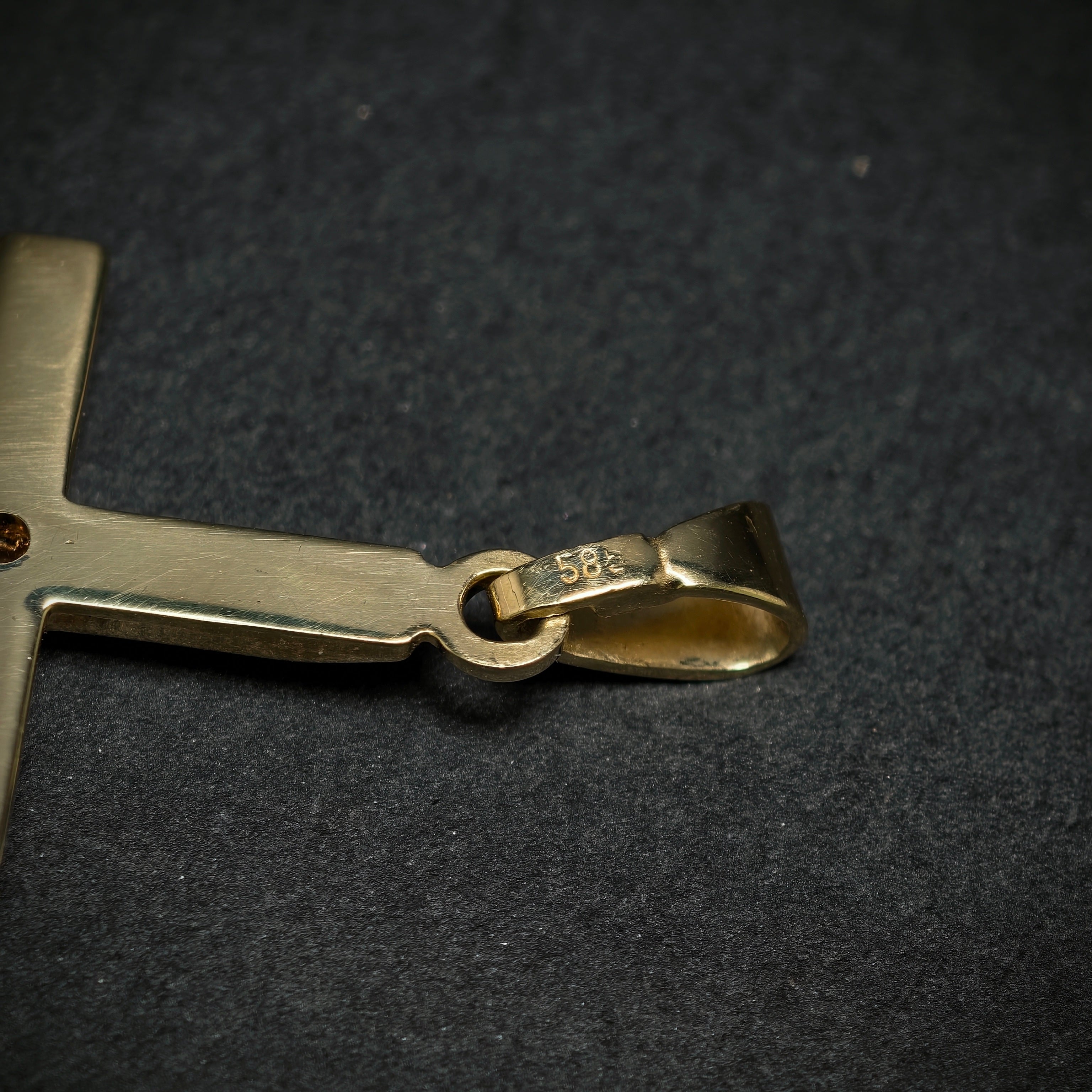 Anhänger ,,Kreuz'' 585/- Gelbgold mit 1 Diamant