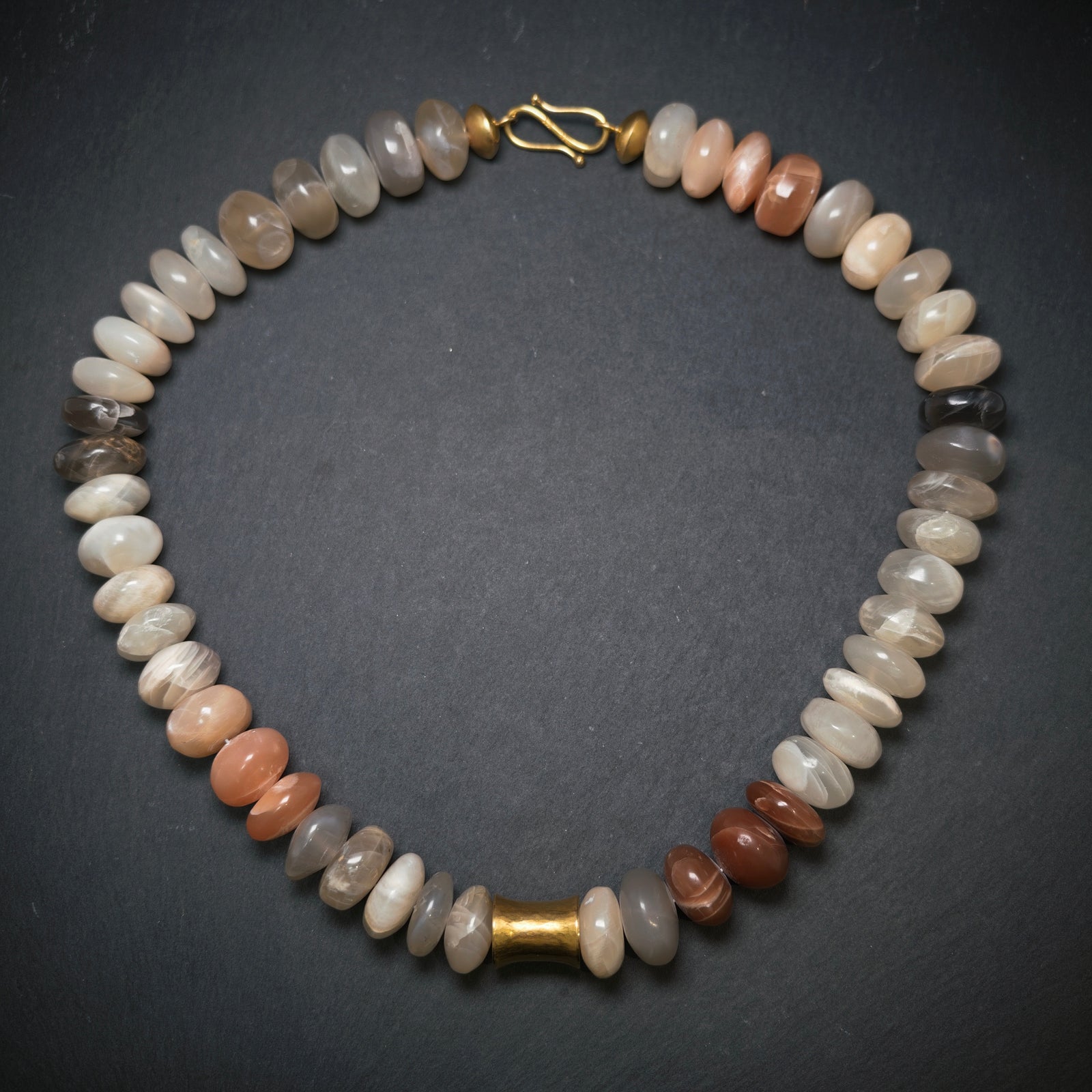 Kette 750/- Gelbgold mit 49 Mondsteinen