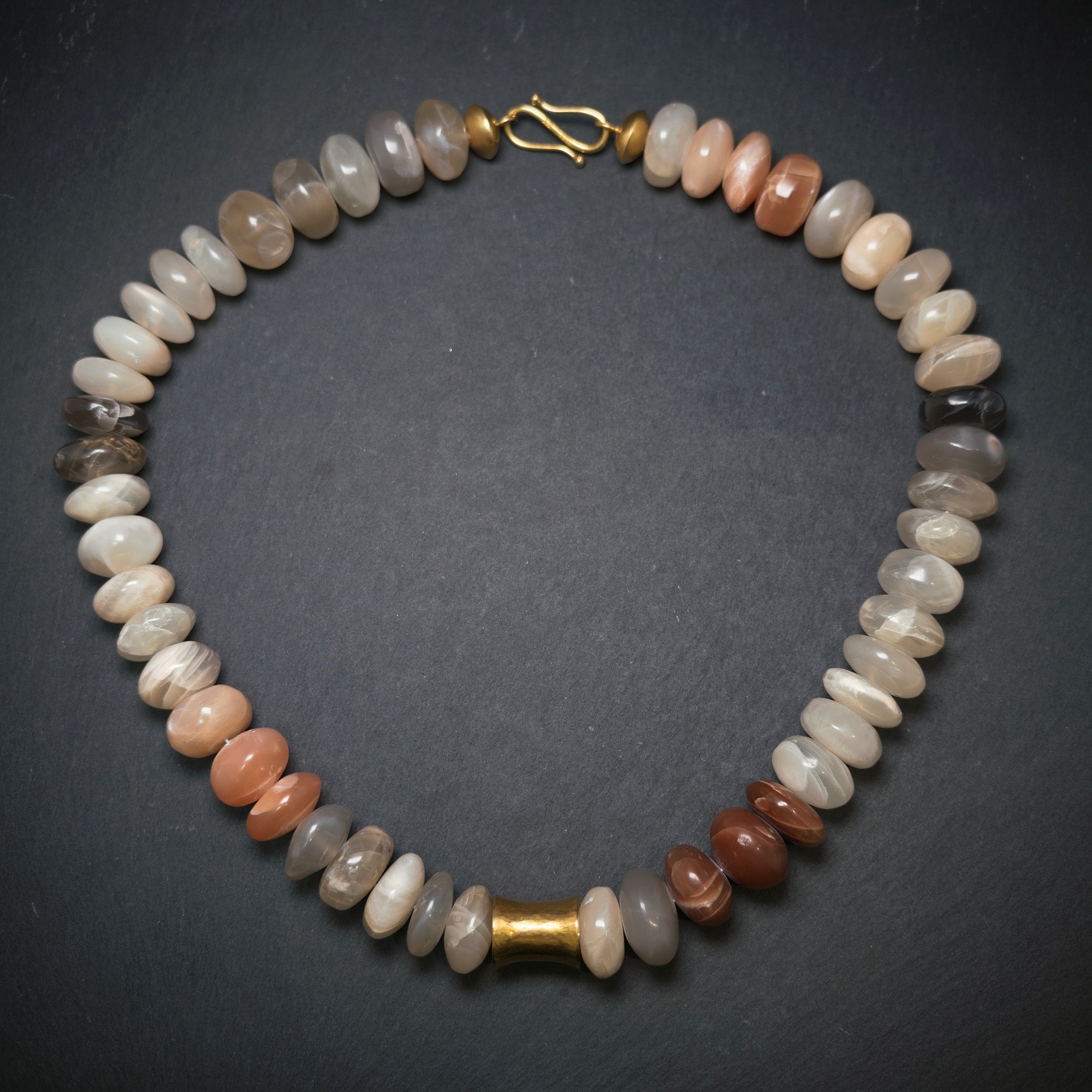 Kette 750/- Gelbgold mit 49 Mondsteinen