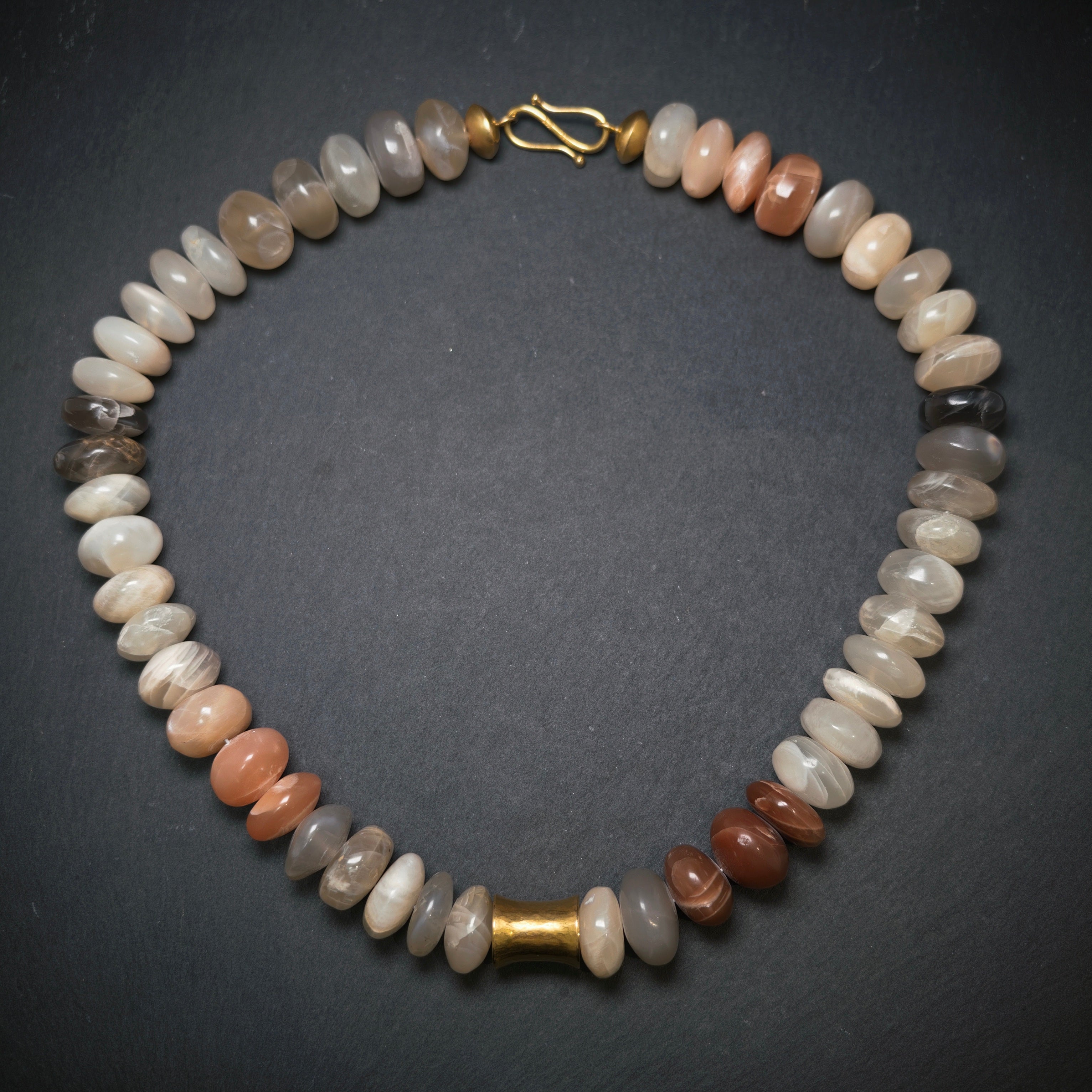 Kette 750/- Gelbgold mit 49 Mondsteinen