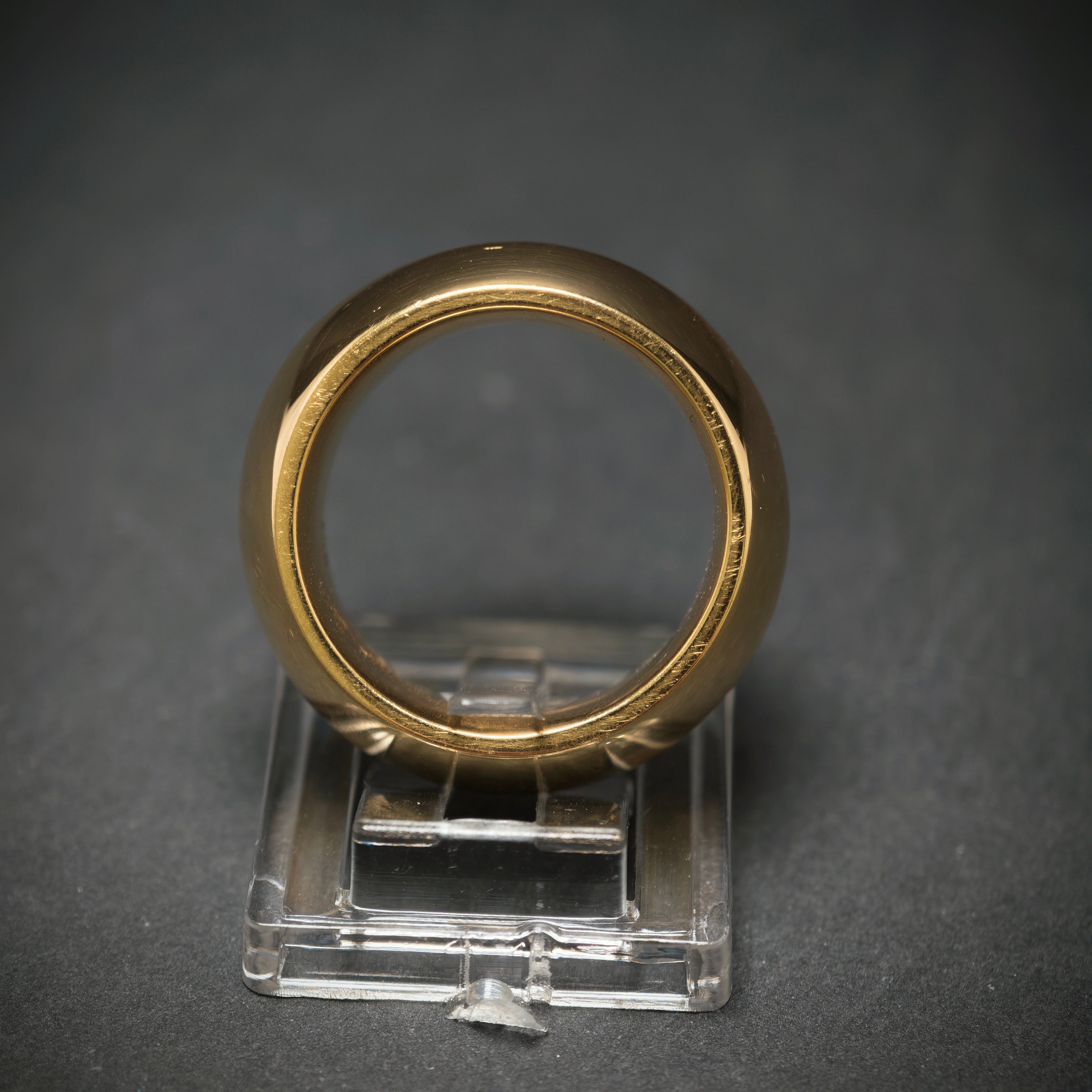 Ring 750/- Gelbgold mit 1 Saphir
