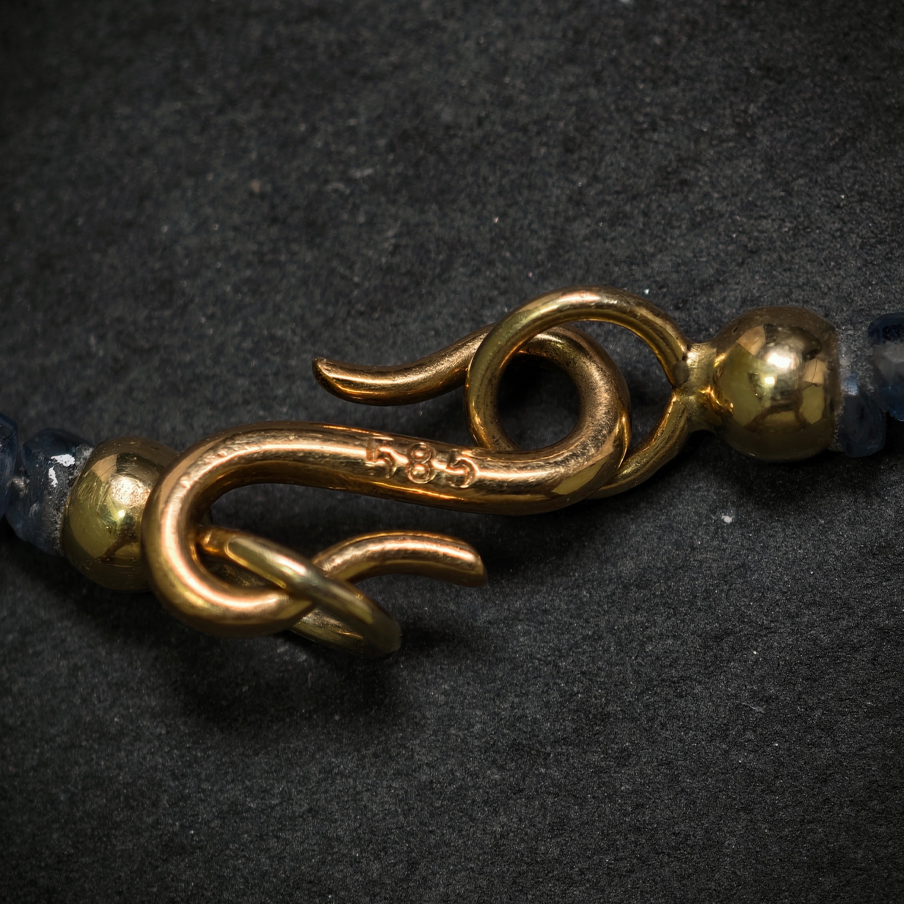 Kette 585/- Gelbgold mit 206 Saphiren