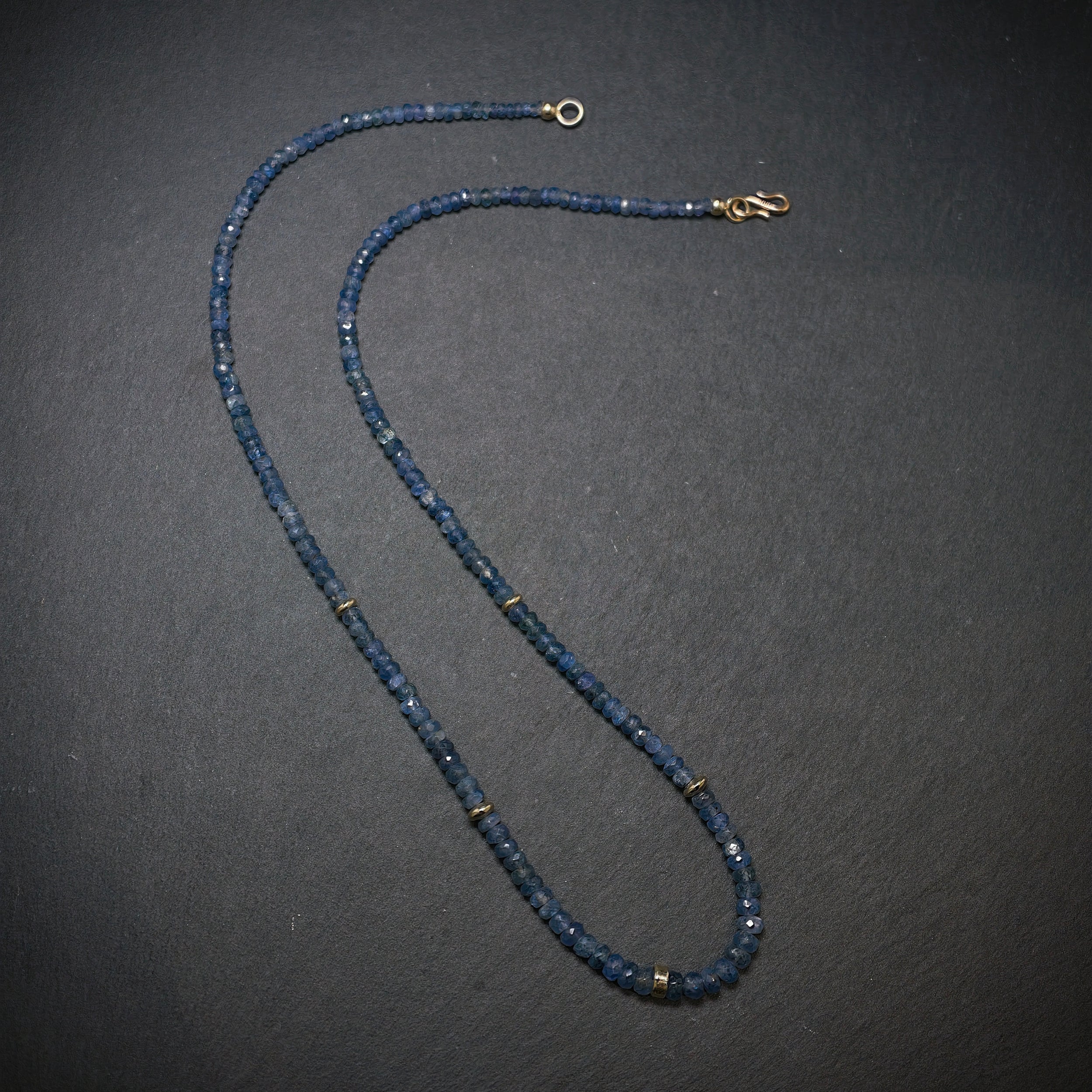 Kette 585/- Gelbgold mit 206 Saphiren