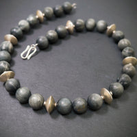 Handgefertigte Kette 925/- Silber mit 27 Jaspissen