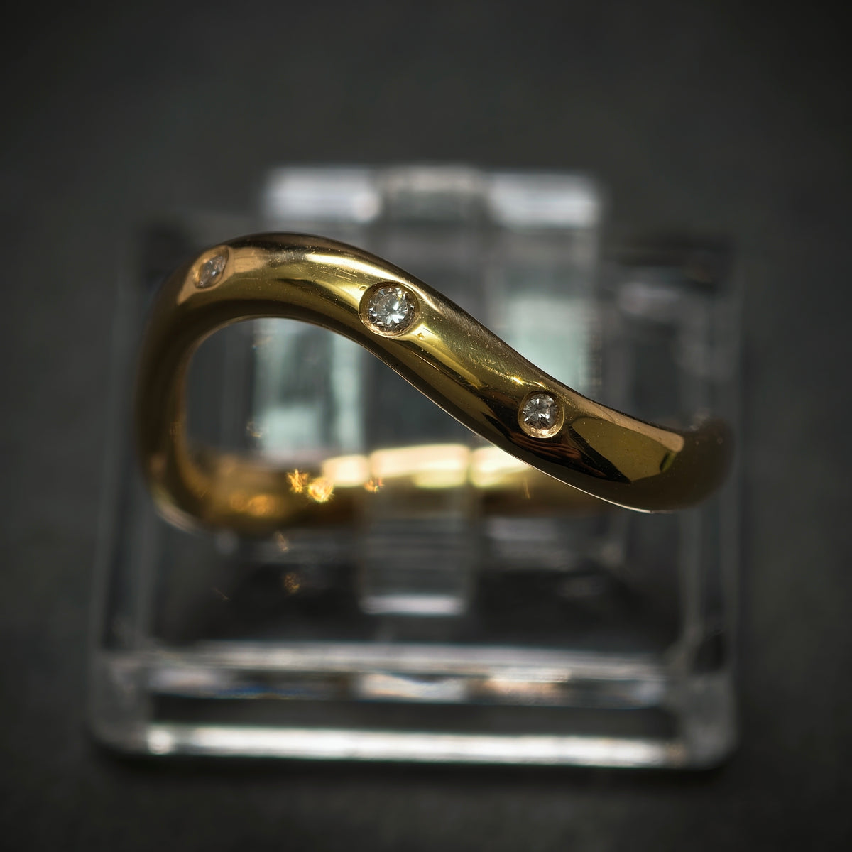 Handgefertigter Ring 750/- Gelbgold mit 3 Brillanten