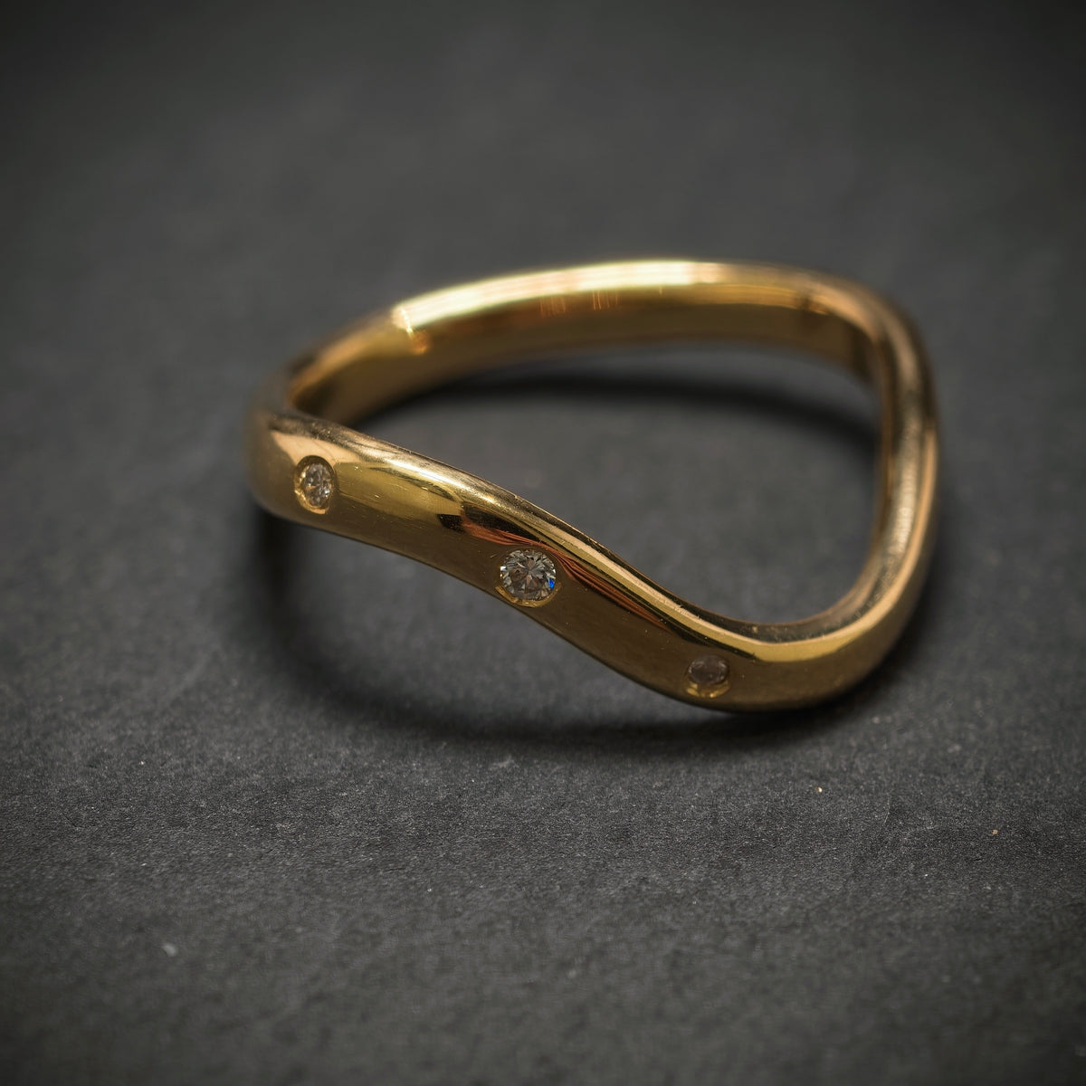 Handgefertigter Ring 750/- Gelbgold mit 3 Brillanten