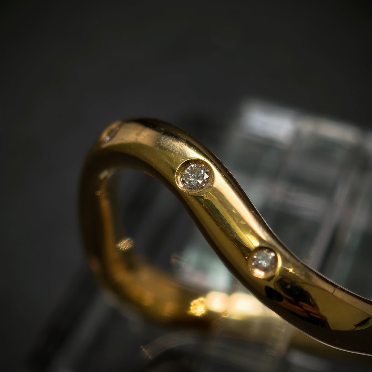 Handgefertigter Ring 750/- Gelbgold mit 3 Brillanten