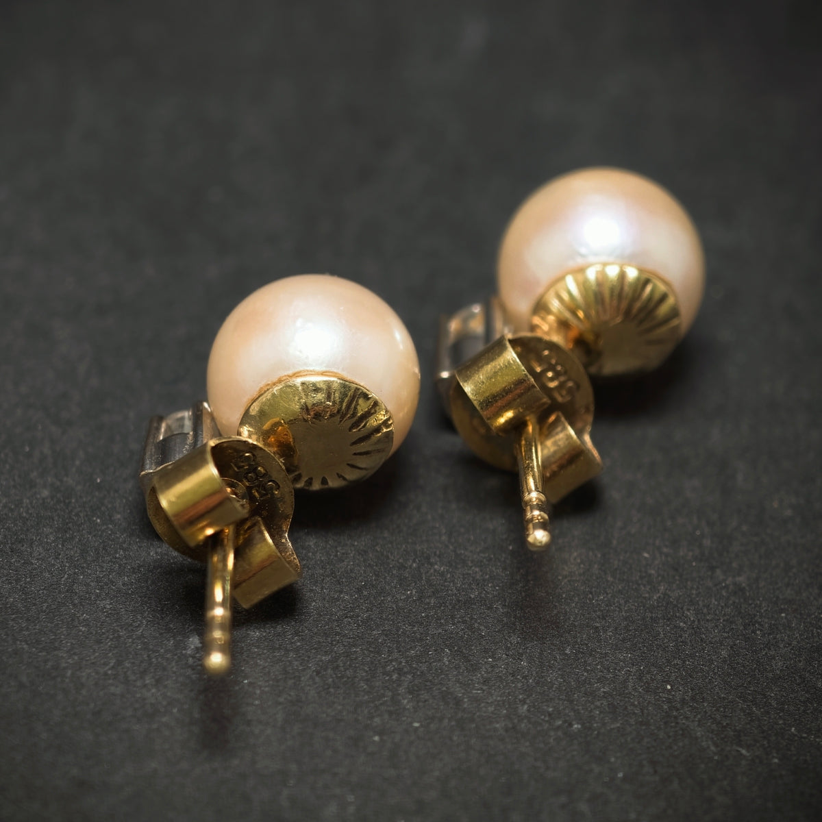 Ohrstecker 585/- Gelbgold mit 2 Diamanten und 2 Süßwasserperlen
