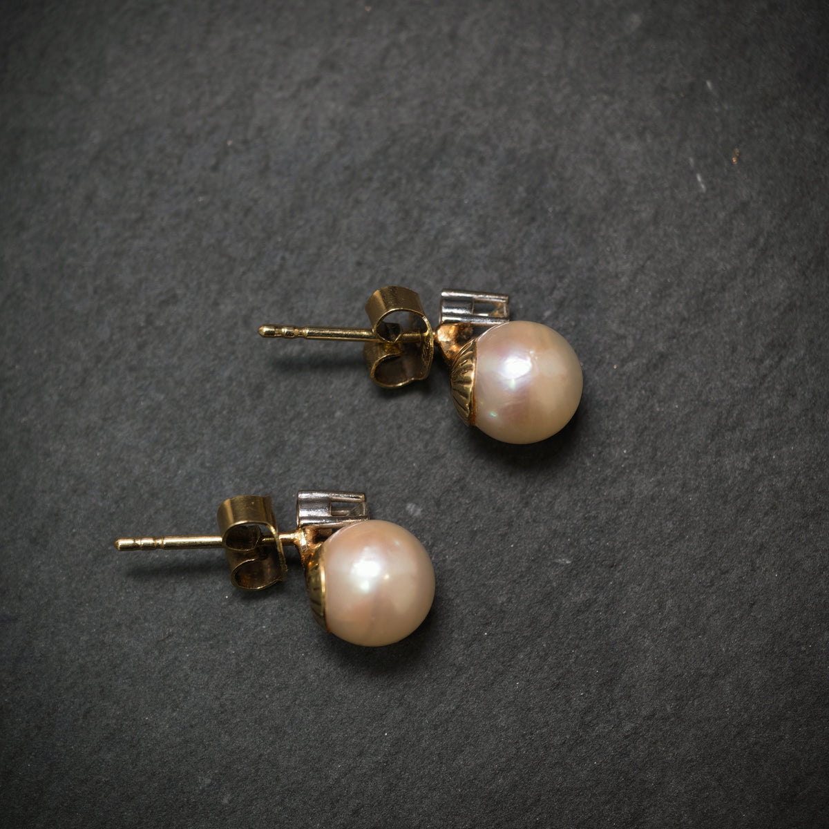 Ohrstecker 585/- Gelbgold mit 2 Diamanten und 2 Süßwasserperlen