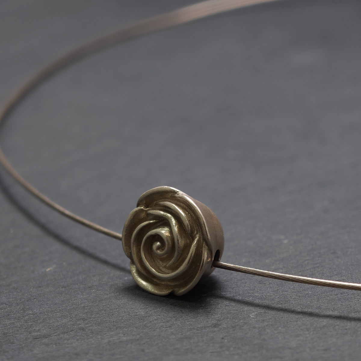 Handgefertiger Halsreif ,,Rose'' 925/- Silber