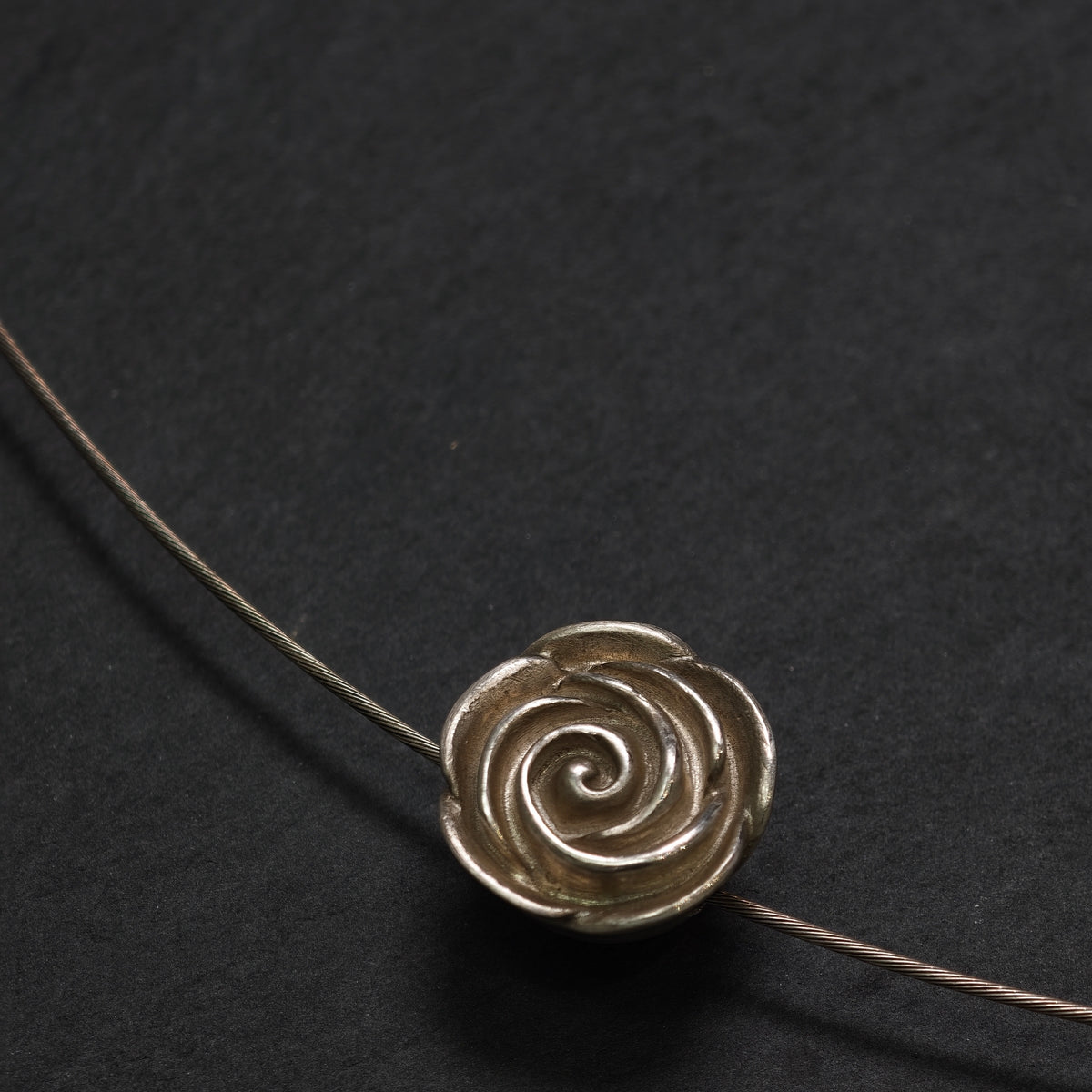 Handgefertiger Halsreif ,,Rose'' 925/- Silber