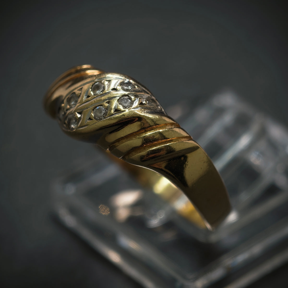 Ring 585/- Gelbgold mit 8 Diamanten