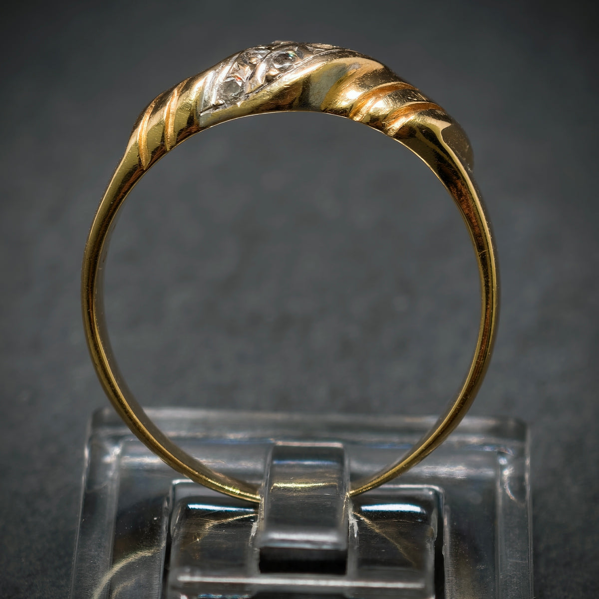 Ring 585/- Gelbgold mit 8 Diamanten