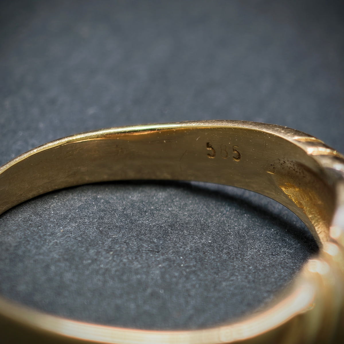 Ring 585/- Gelbgold mit 8 Diamanten