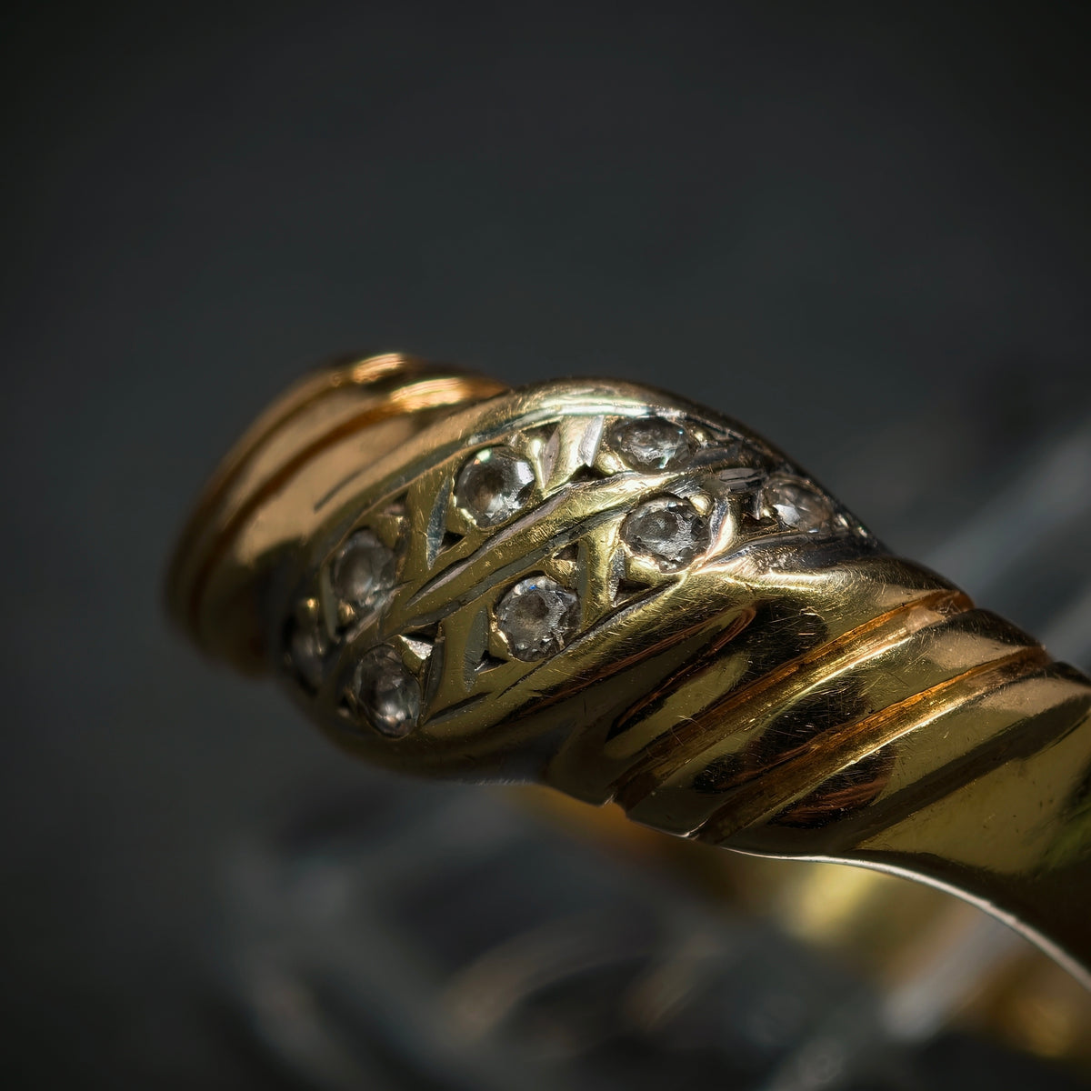 Ring 585/- Gelbgold mit 8 Diamanten
