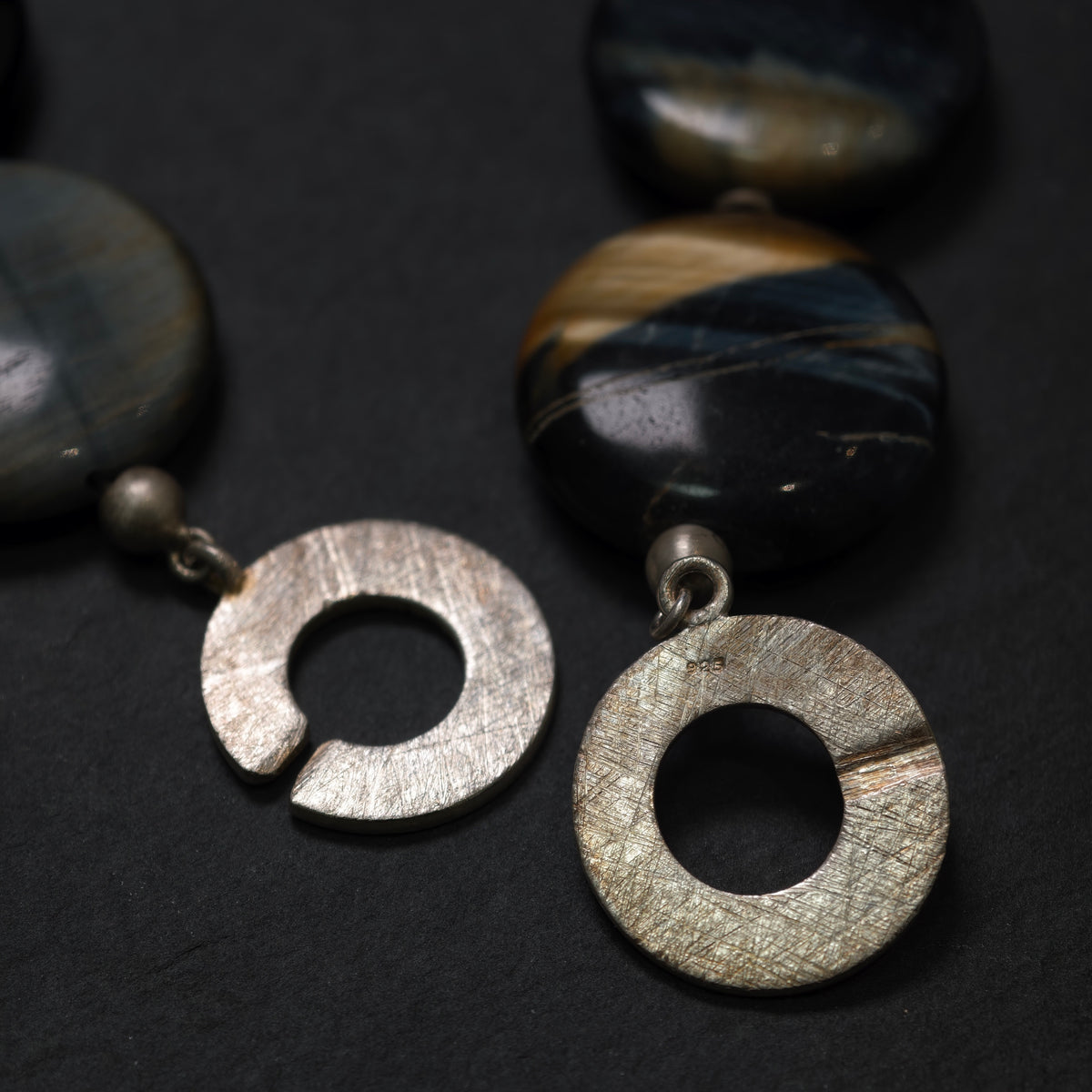 Handgefertigte Kette 925/- Silber mit 16 Falkenaugen
