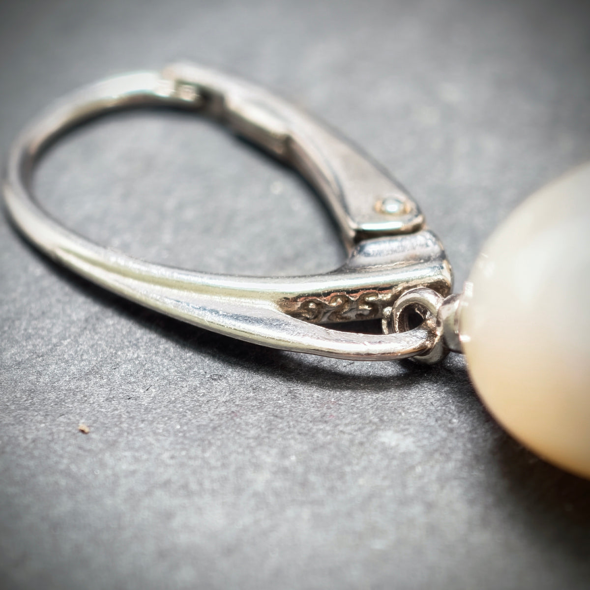 Handgefertigte Ohrringe 925/- Silber mit 2 Süßwasserperlen
