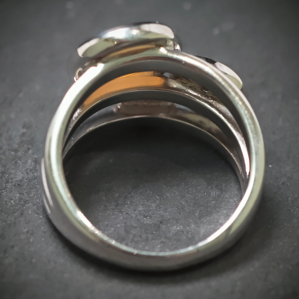 Ring 925/- Silber mit 1 Perlmuttplatte und 19 Zirkonias