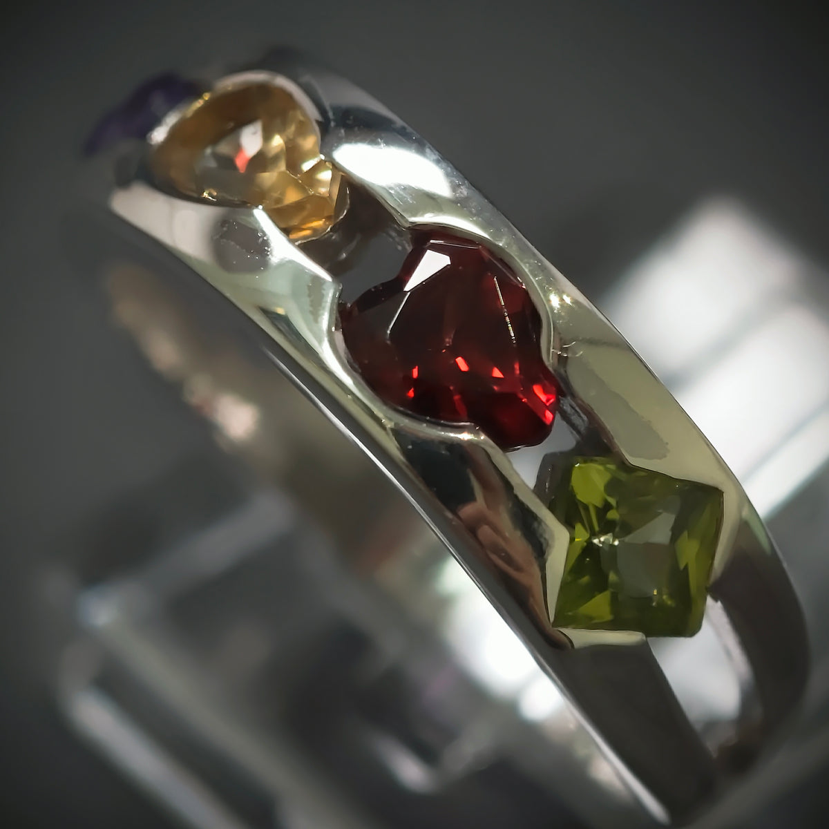 Ring 925/- Silber mit 4 Zirkonias
