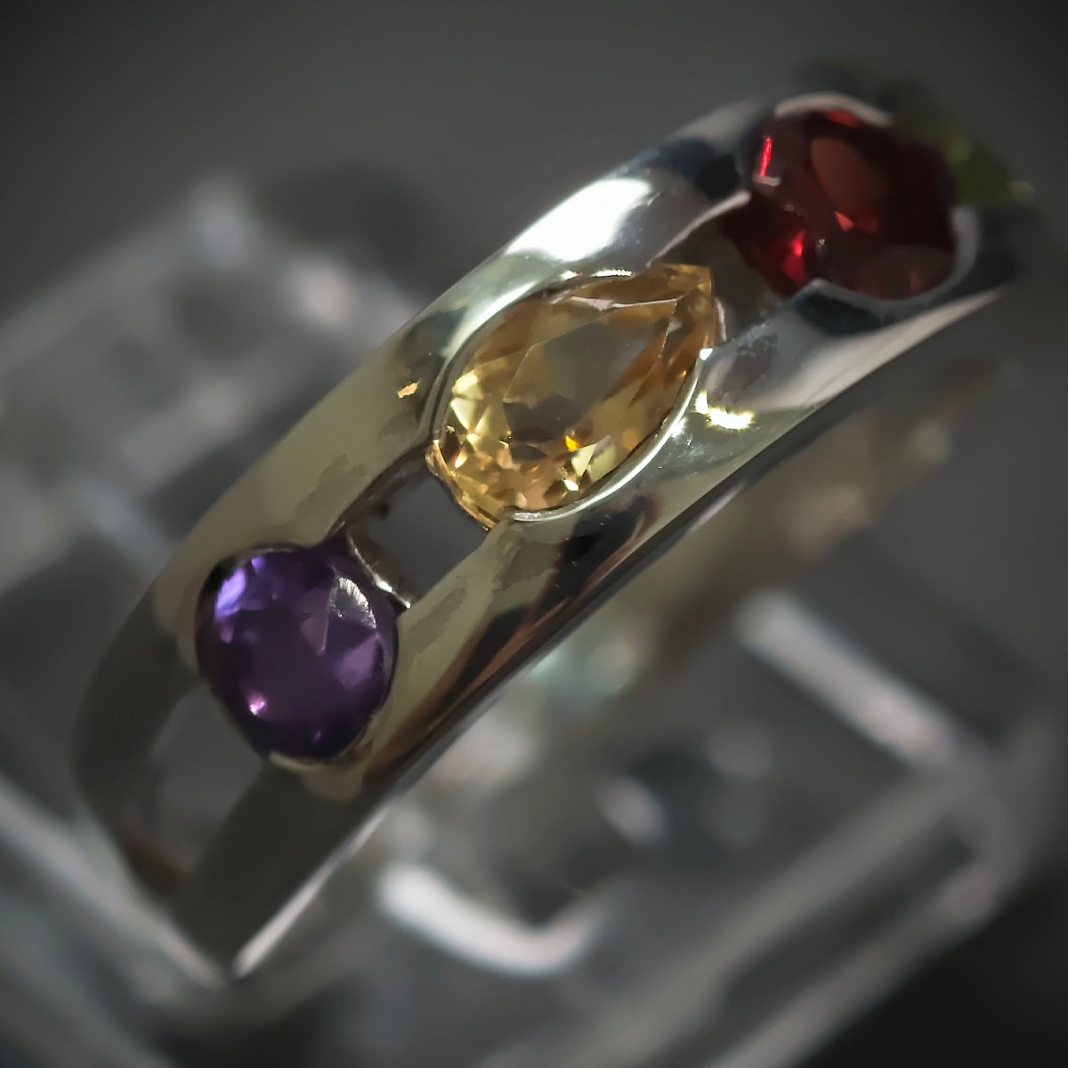 Ring 925/- Silber mit 4 Zirkonias