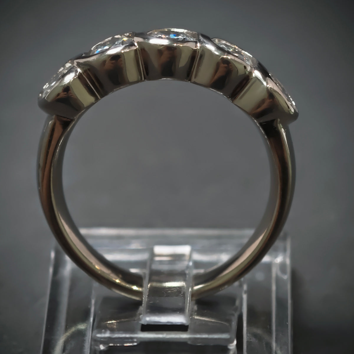 Titanring mit 5 Zirkonias