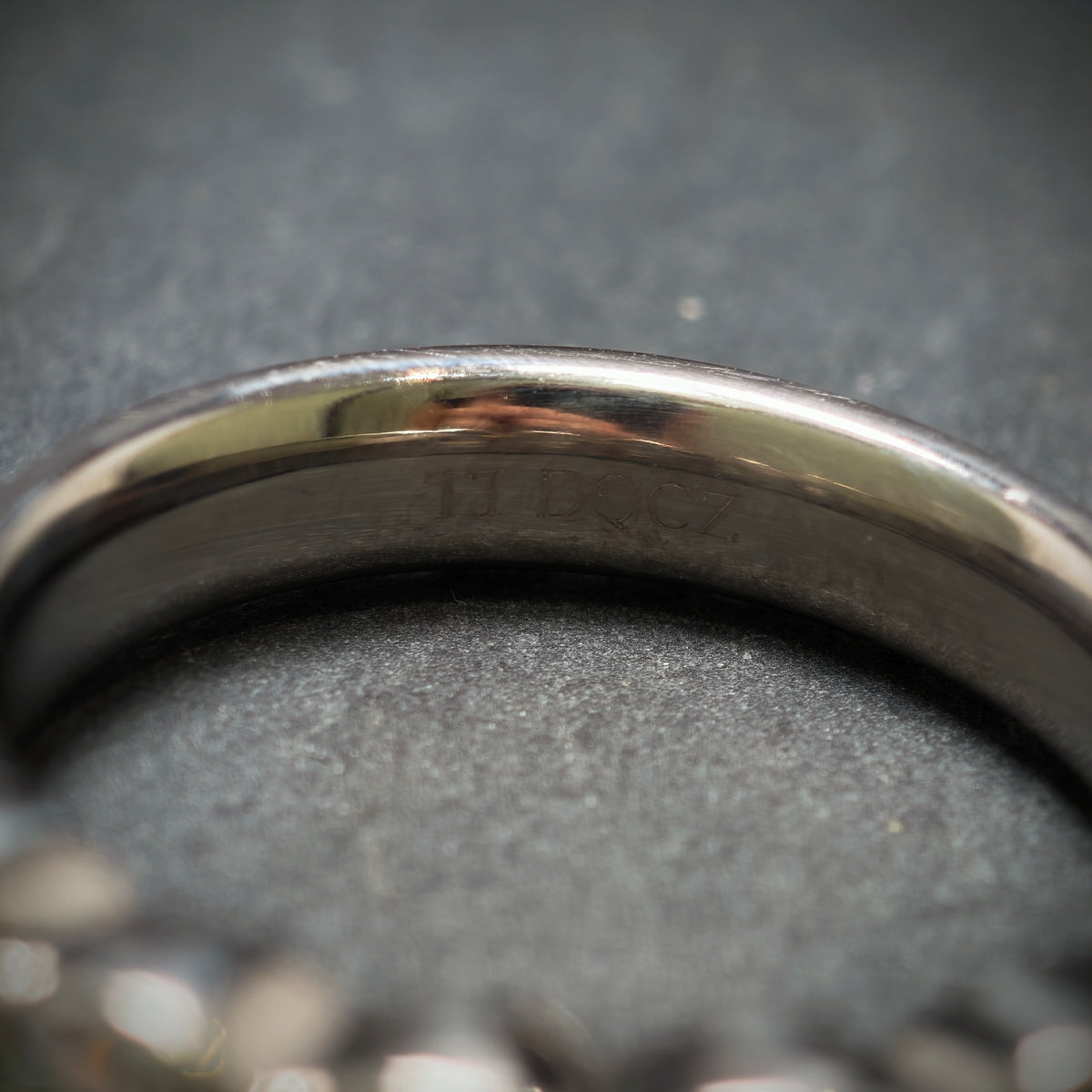 Titanring mit 5 Zirkonias