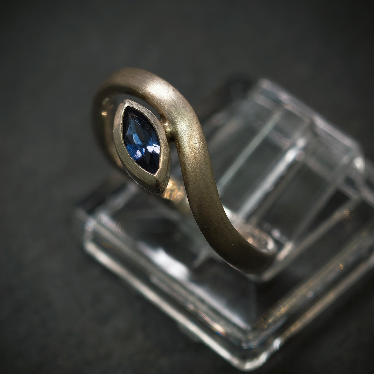 Handgefertigter Ring 925/- Silber mit 1 Tansanit