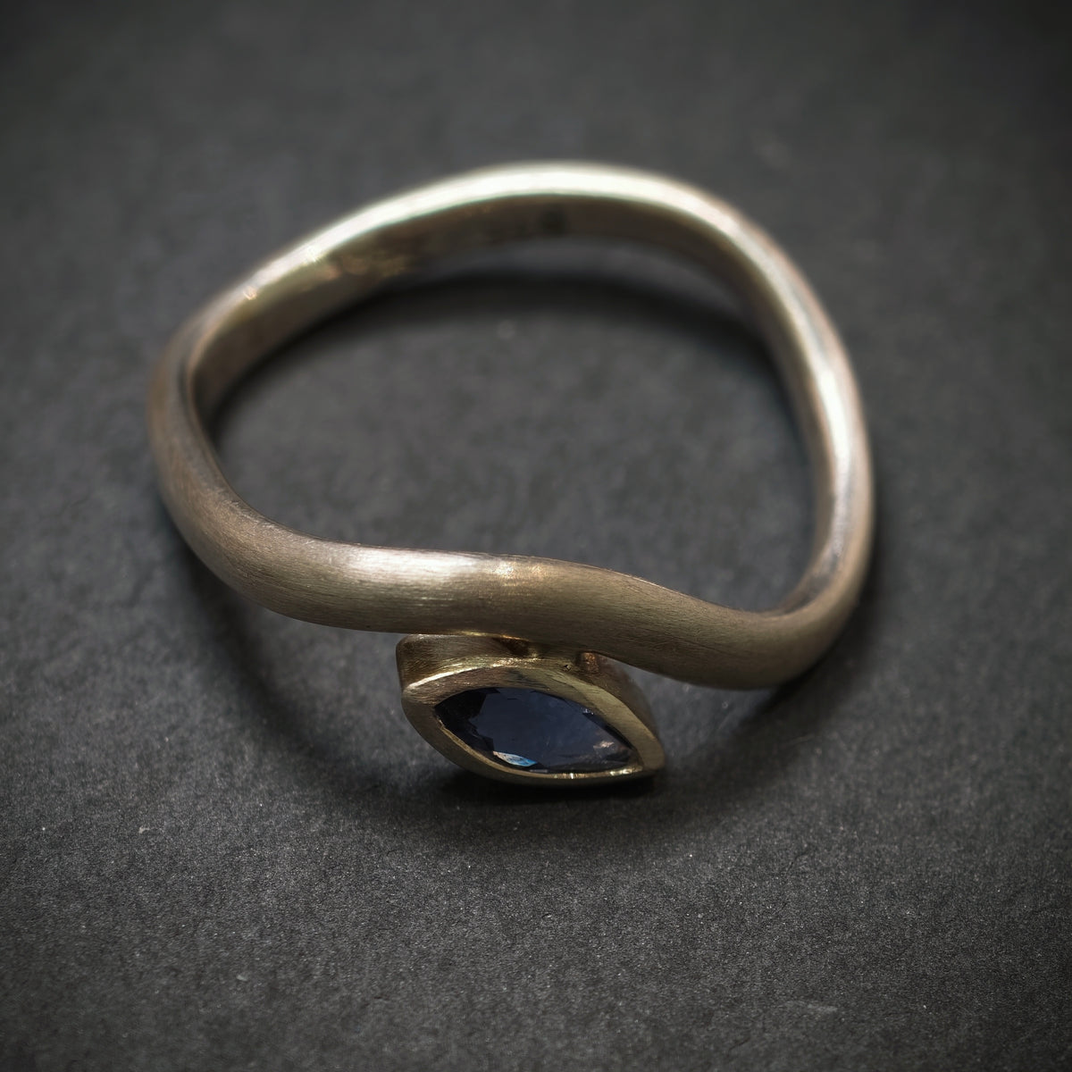 Handgefertigter Ring 925/- Silber mit 1 Tansanit